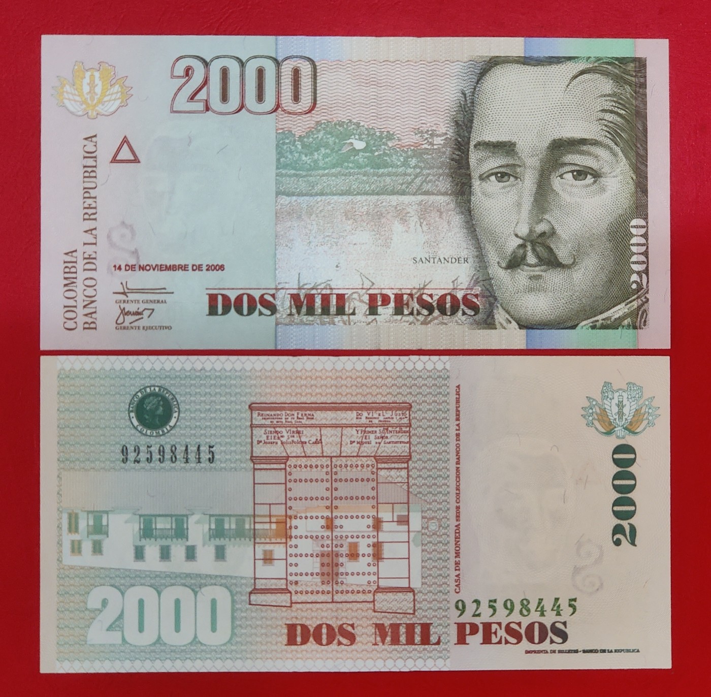 全新UNC 哥伦比亚2000比索纸币 外币 2011年 号码随机