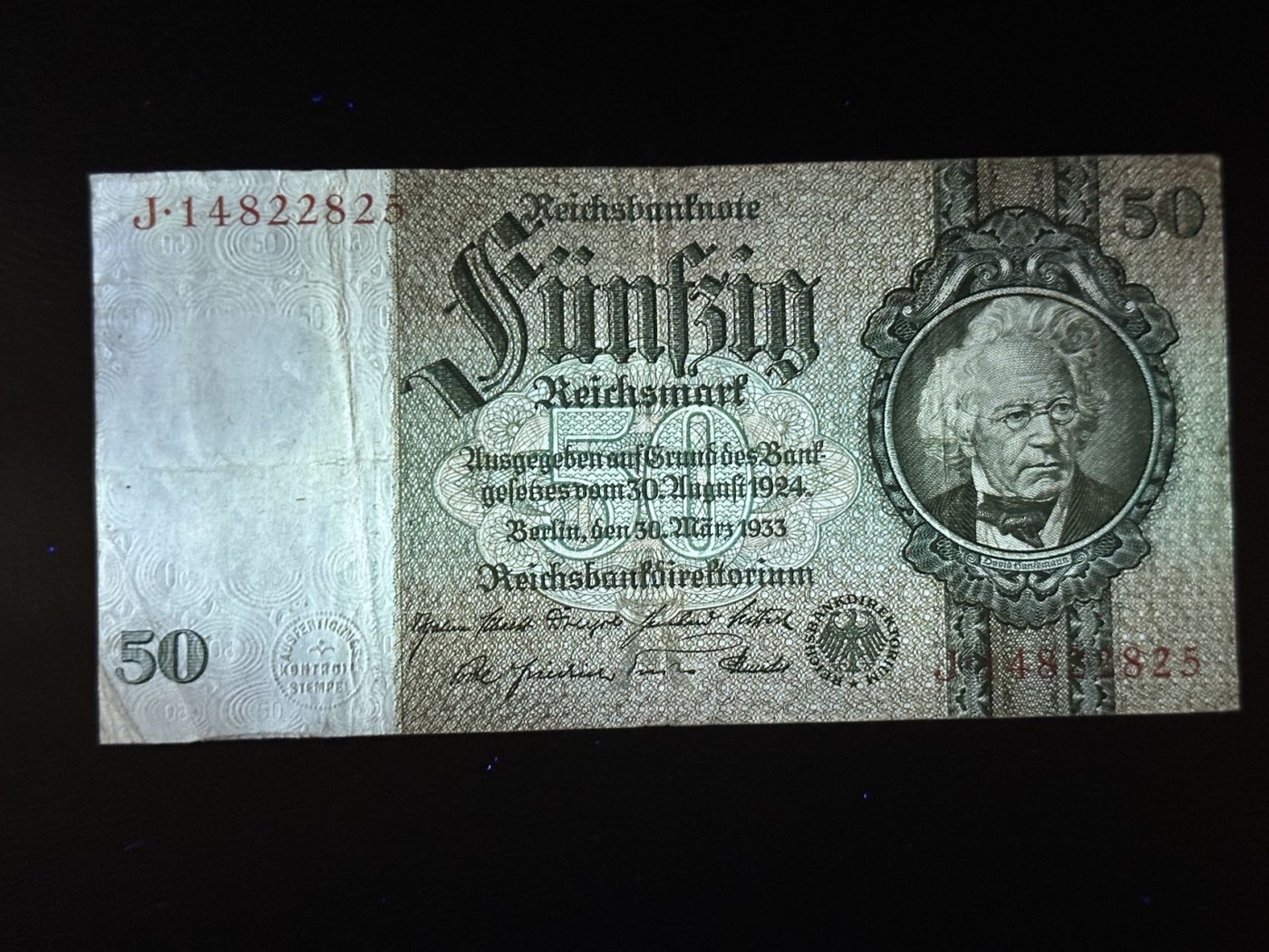 第三十六场！（本期有pmg记录仅两枚的顶级高货） 德意志第三帝国1933年50马克，品相au-，二战德三中后时期，热门品种。