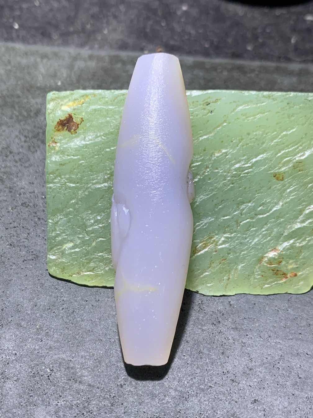 精美亚光高玉化海洋玉髓手工俏色巧雕兔飞猛进吊坠（把件）一个！