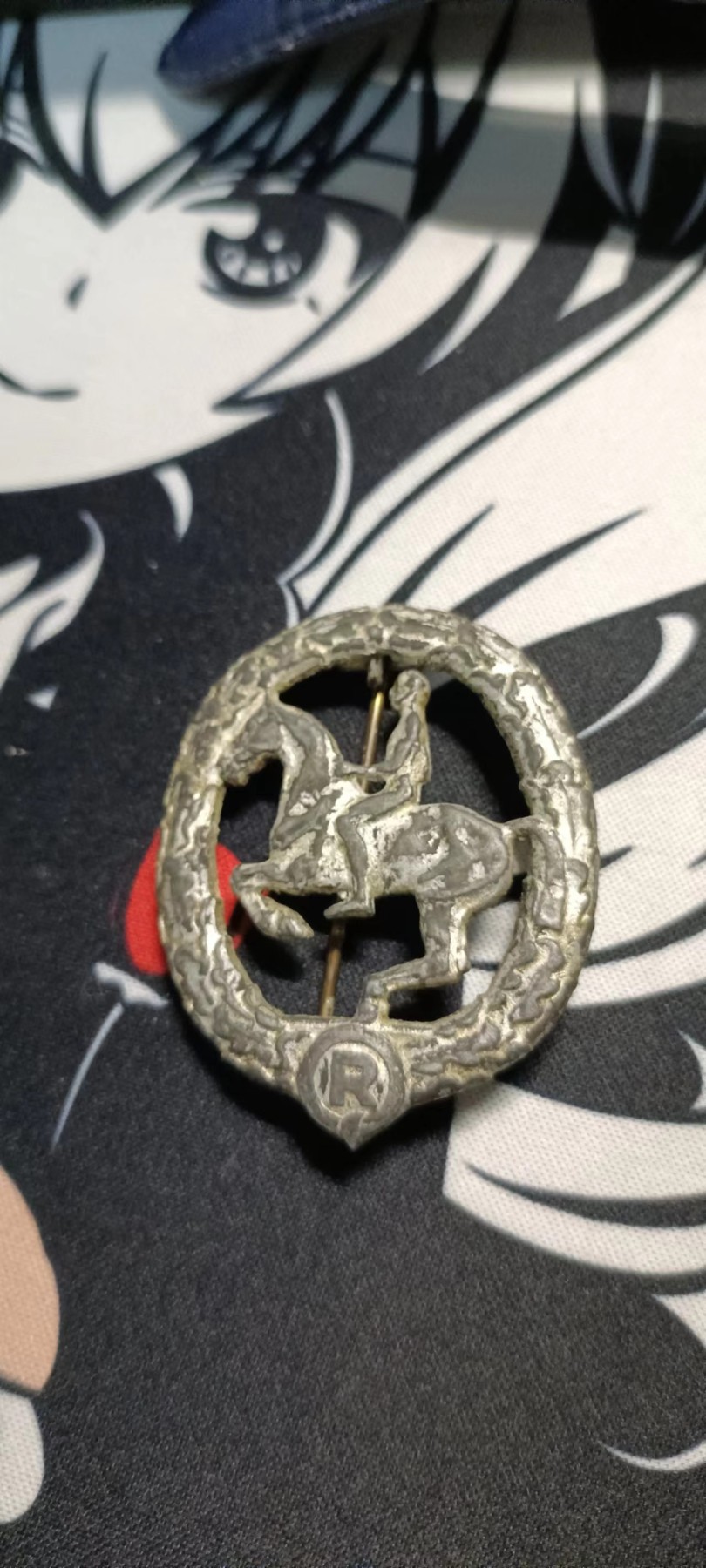 二战德国银级马术证章，铜镀银材质，战场遗留品相