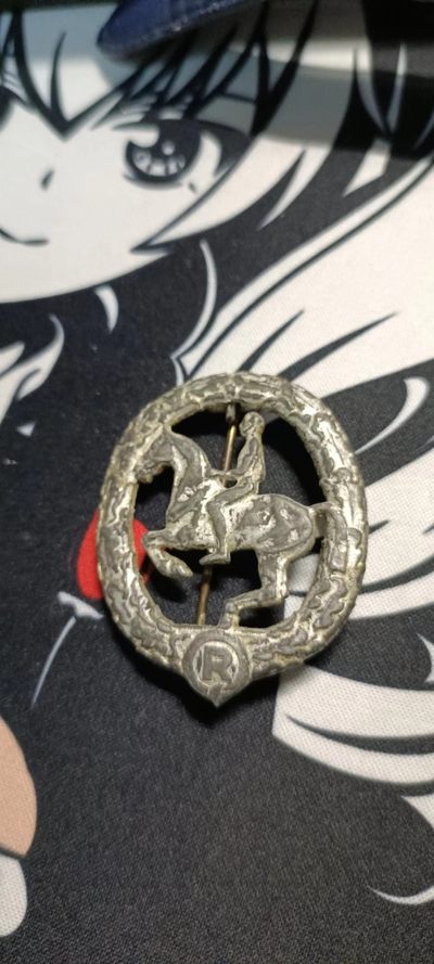 二战德国银级马术证章，铜镀银材质，战场遗留品相 - 二战德国银级马术证章，铜镀银材质，战场遗留品相