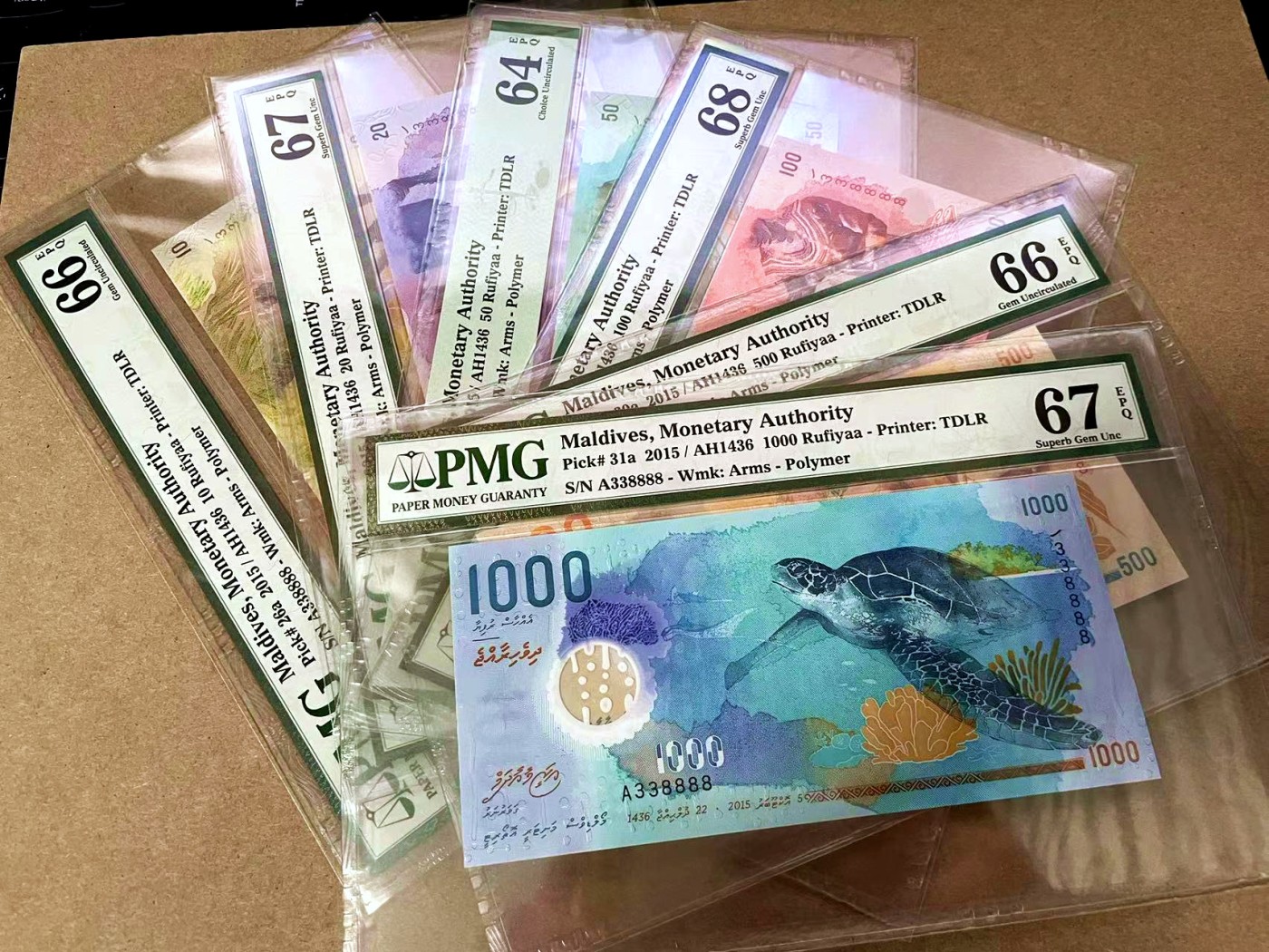 【Blue Auction】✨世界纸币精拍第435期【精】 【一组6张 A冠338888狮子号全同号】马尔代夫 2015年10-1000拉菲亚 PMG68EPQ-64EPQ 