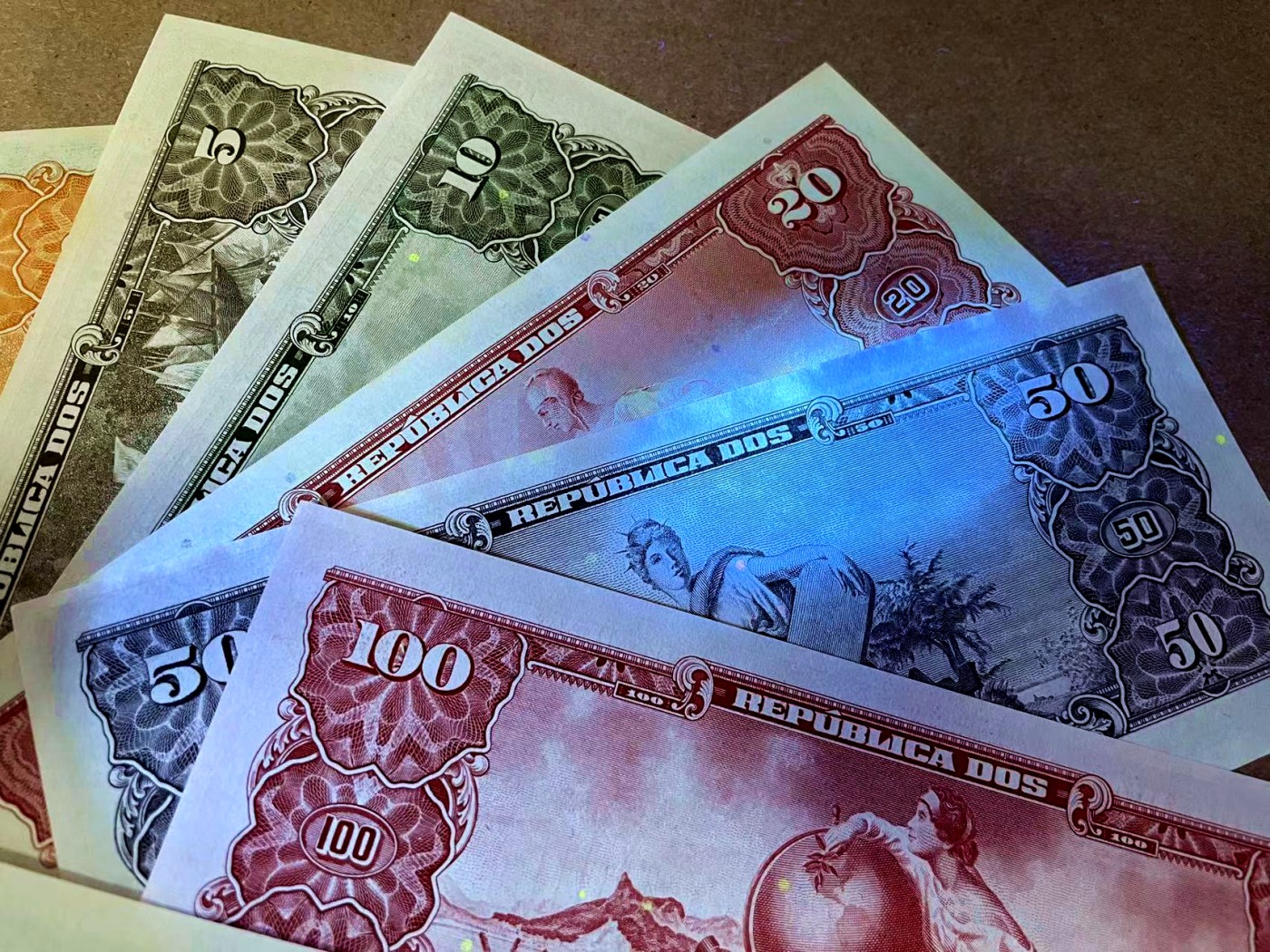 【Blue Auction】✨世界纸币精拍第435期【精】 【一组9张】巴西1-1000克鲁塞罗 UNC/UNC- ABNC雕刻精美