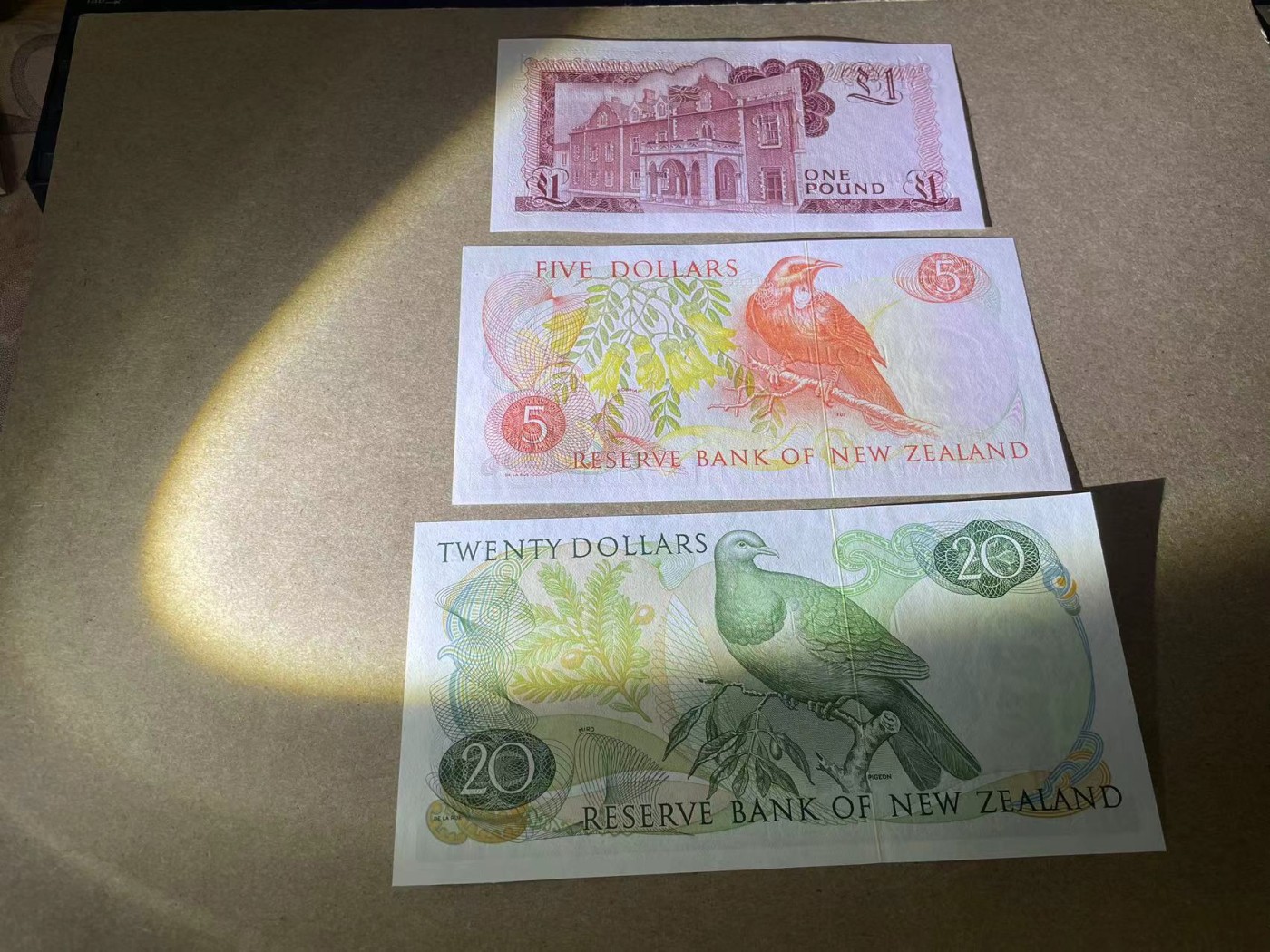 【Blue Auction】✨世界纸币精拍第435期【精】 【一组3张】新西兰 高冠女王 5元 补号&10元&直布罗陀1镑 全新UNC