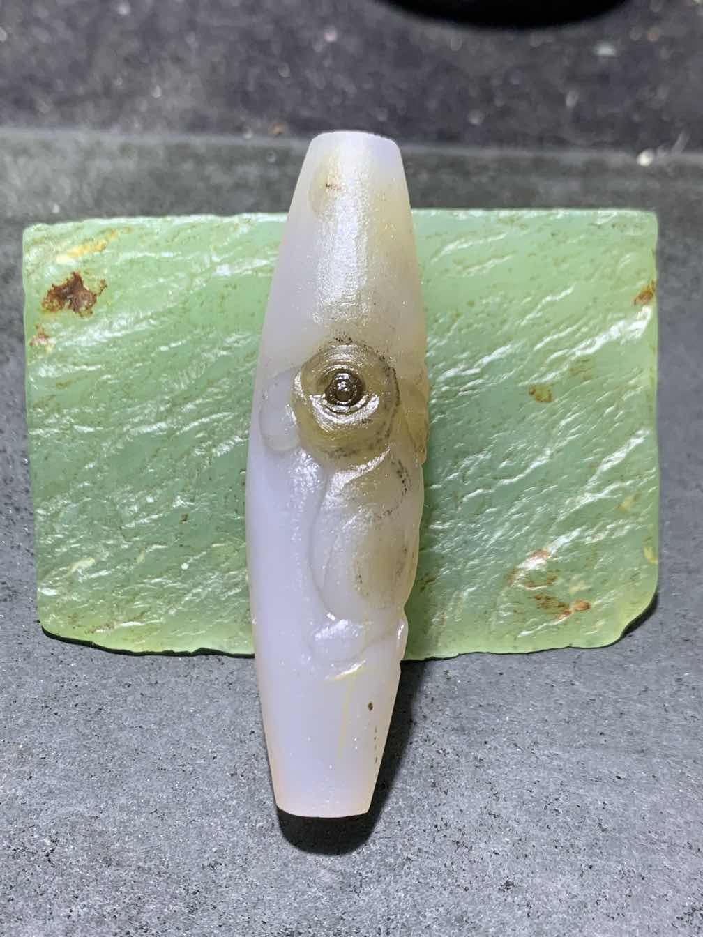 精美亚光高玉化海洋玉髓手工俏色巧雕兔飞猛进吊坠（把件）一个！
