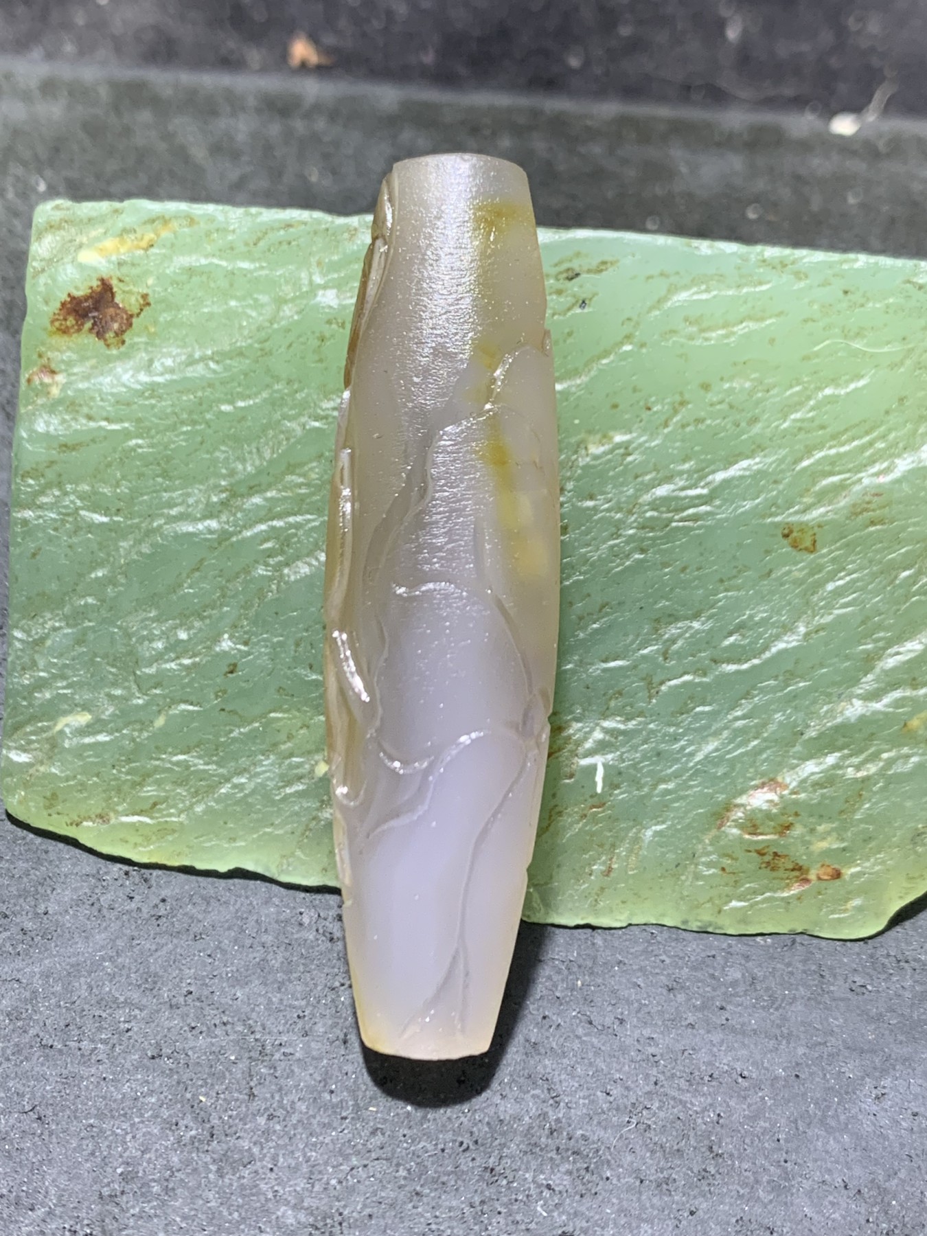 精美亚光高玉化巴西玛瑙手工俏色巧雕荷花吊坠（把件）一个
