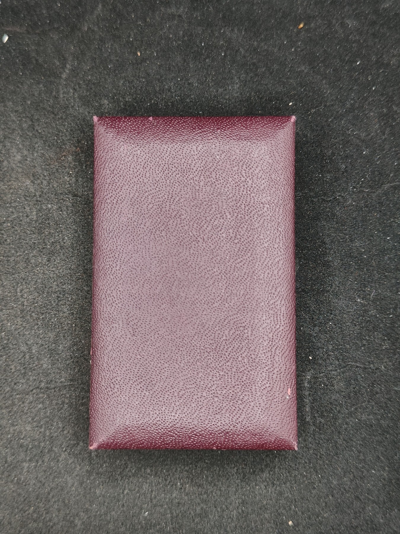 全场0元起拍 第133期 咸鱼国勋章拍卖专场 2月25日（周日）下午6：00开始 日本早期赤十字社员章银制带盒略