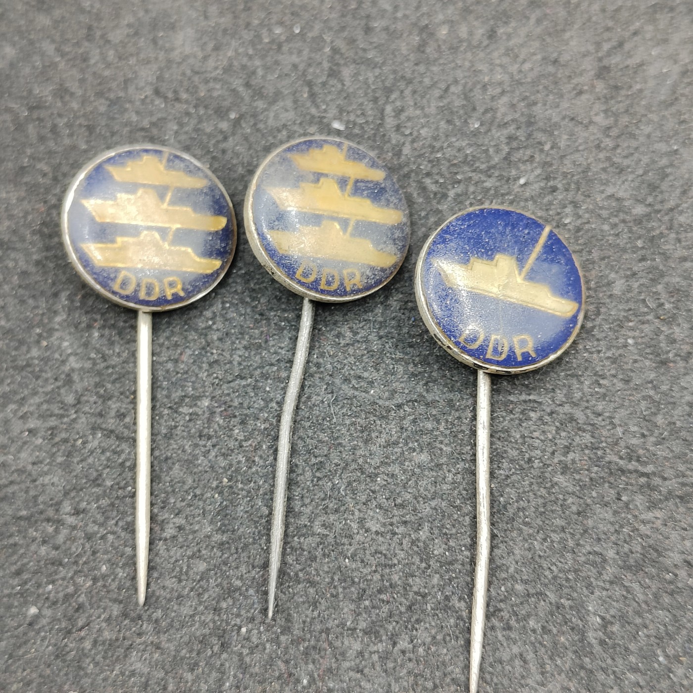 全场0元起拍 第133期 咸鱼国勋章拍卖专场 2月25日（周日）下午6：00开始 东德船舶徽章三个