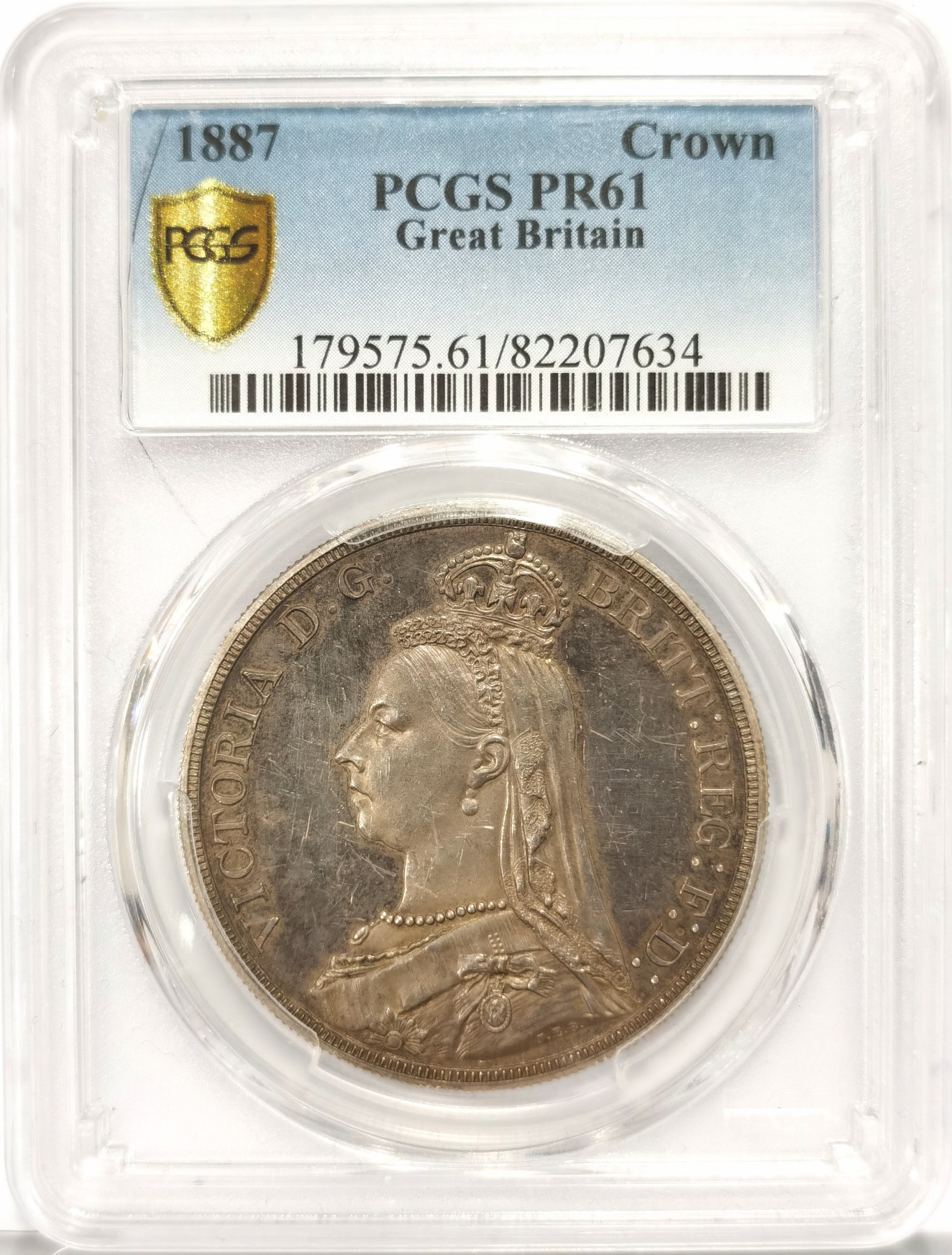 PCGS PR61 英国1887年维多利亚高冠马剑1克朗银币，发行量仅1000枚的精制马剑，五彩底板，值得收藏！