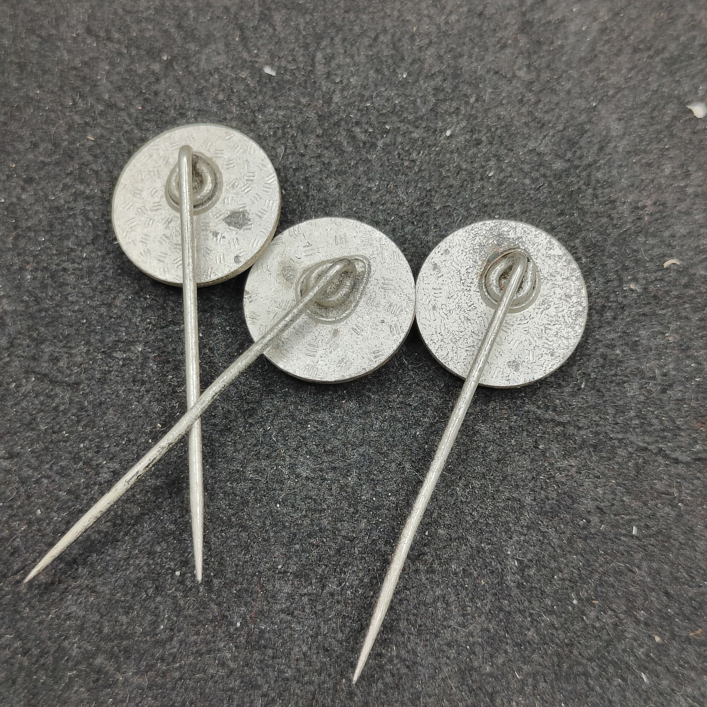 全场0元起拍 第133期 咸鱼国勋章拍卖专场 2月25日（周日）下午6：00开始 东德船舶徽章三个