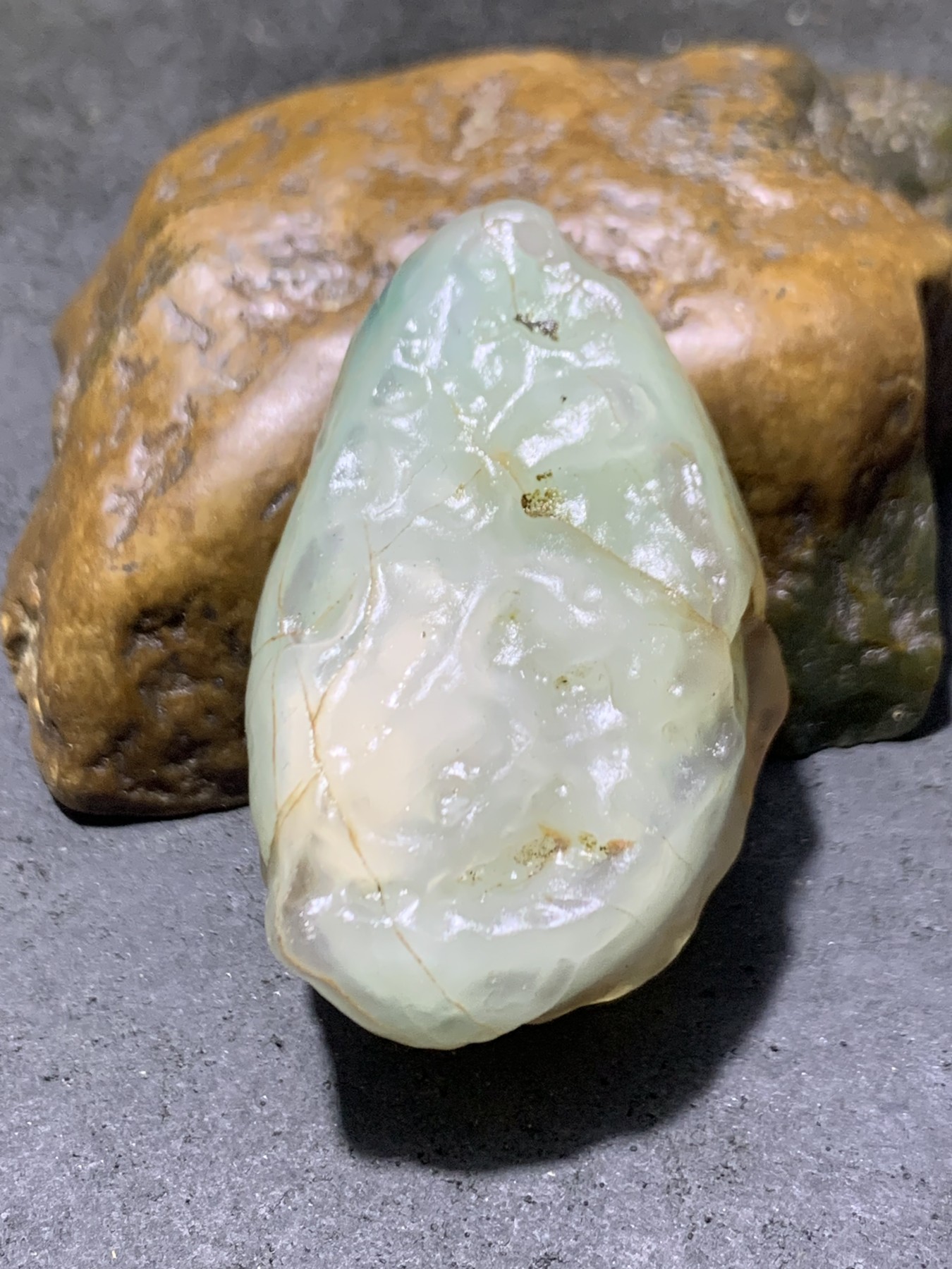 放福利！精美天然戈壁冰皮绿糖心冰裂纹玛瑙原石吊坠一颗