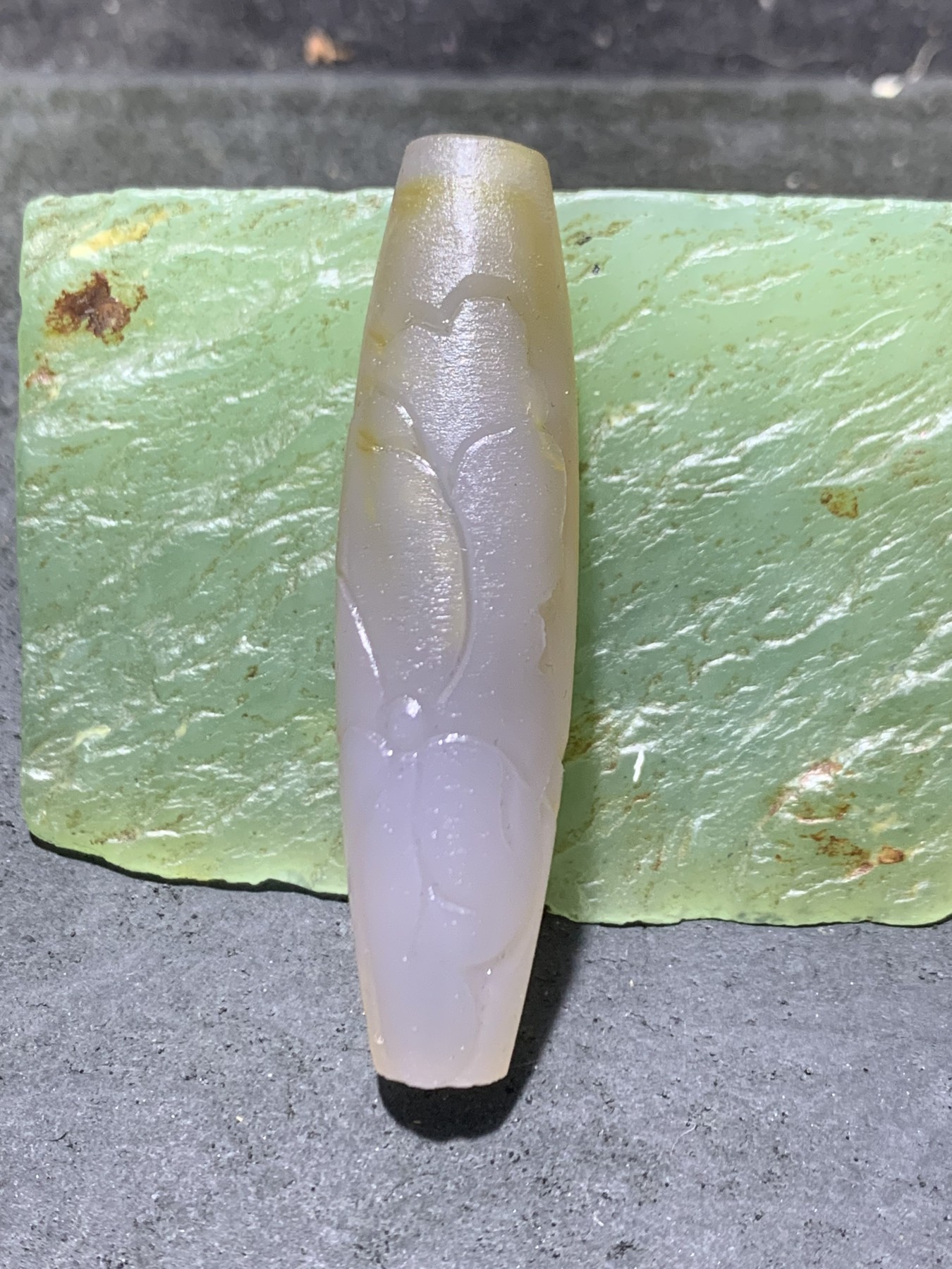 精美亚光高玉化巴西玛瑙手工俏色巧雕荷花吊坠（把件）一个