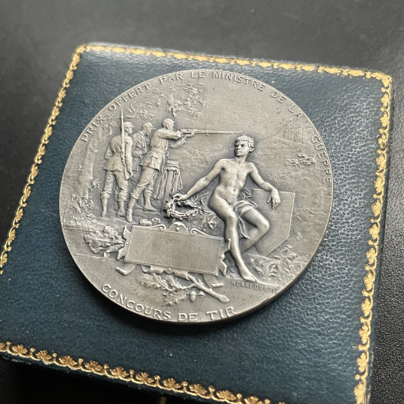 「木头集藏」章牌专场-第38期 H.Dubois～法国射击竞赛原盒银章   直径：50mm，63.2g，边铭：丰饶角 ARGENT，原盒正常使用，品相很不错！