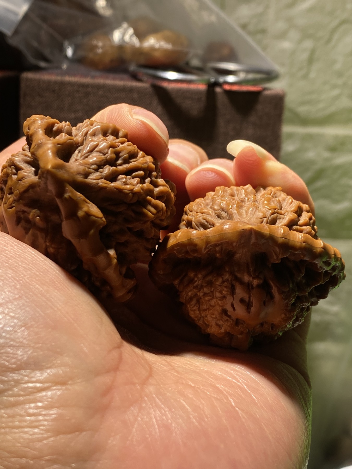 苏工核雕放漏价，纯手工 苏工核雕，纯手工雕刻，核桃雕，达摩老祖，款式新颖，，非市场通货，尺寸4。85喜欢的来