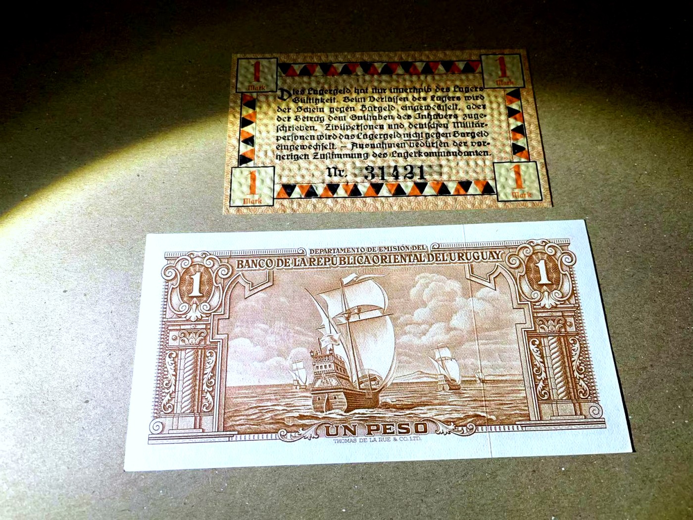 【Blue Auction】✨世界纸币精拍第436期【精】 【一组2张 含8888狮子号】巴拉圭 1939年1比索 UNC（有个角尖有点黑）&德国 1918年1马克 UNC 纸张非常厚印有很多凹凸感颗粒