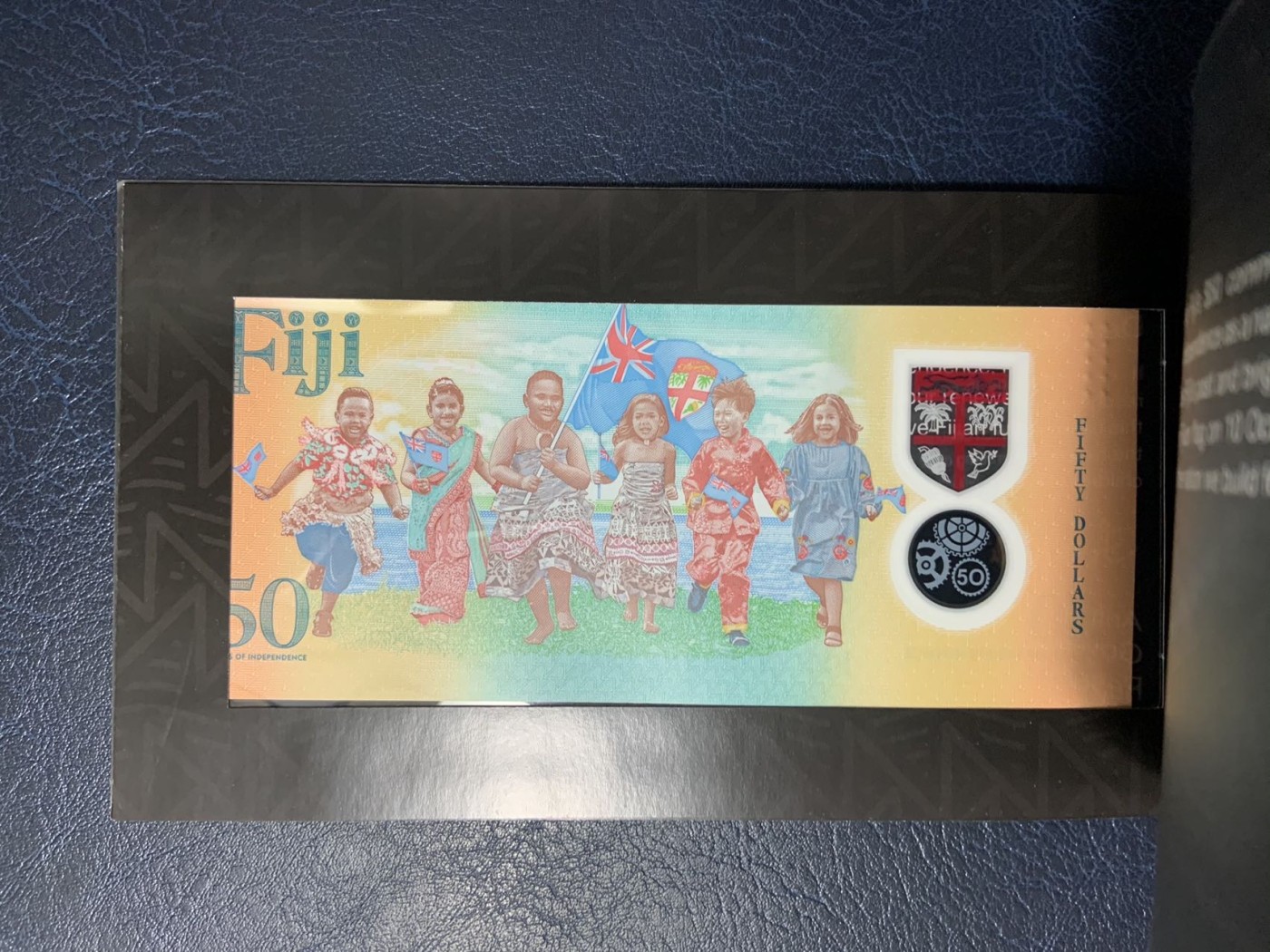 收藏联盟Quantum Auction 第326期拍卖  斐济群岛2020年50元独立纪念钞 品相全新UNC 限量发行3000本带原册 号码无47