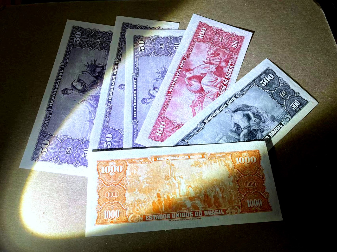 【Blue Auction】✨世界纸币精拍第436期【精】  【一组11张】巴西 5-10-50-100-500-1000克鲁塞罗 背面大场景 设计精美 除100克鲁塞罗AU 其余均全新UNC