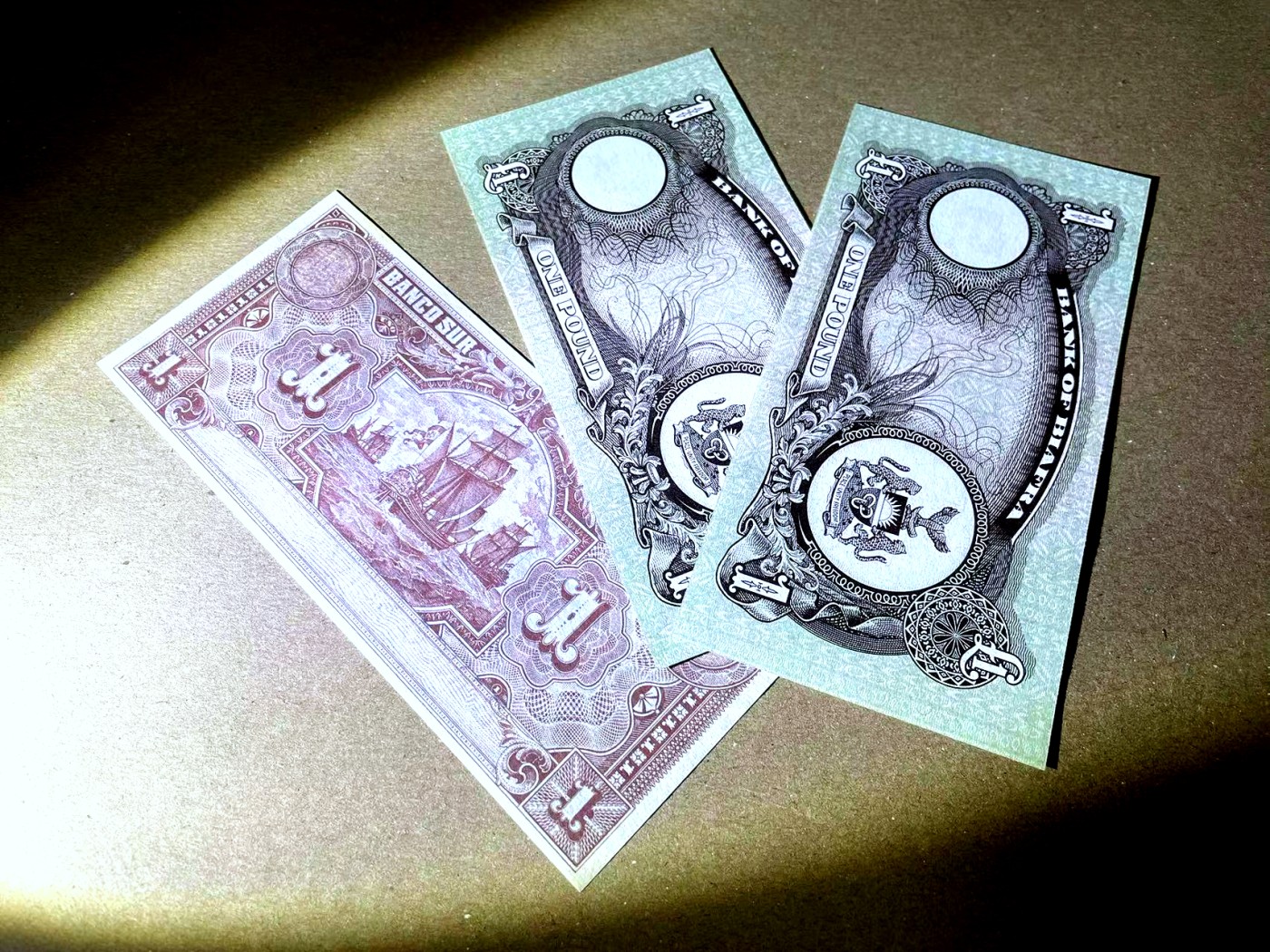 【Blue Auction】✨世界纸币精拍第436期【精】 【一组3张】厄瓜多尔早期 1920年1苏克雷&消失的国度比夫拉 1镑 全新UNC