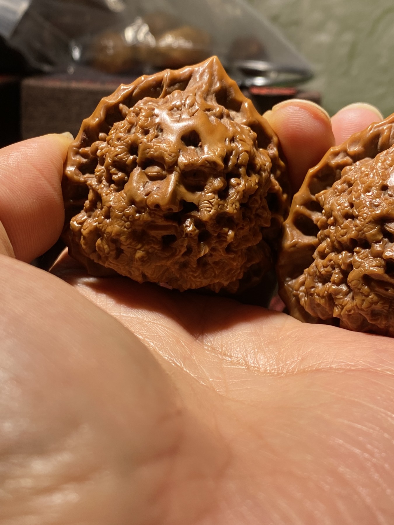 苏工核雕放漏价，纯手工 苏工核雕，纯手工雕刻，核桃雕，达摩老祖，款式新颖，，非市场通货，尺寸4。85喜欢的来