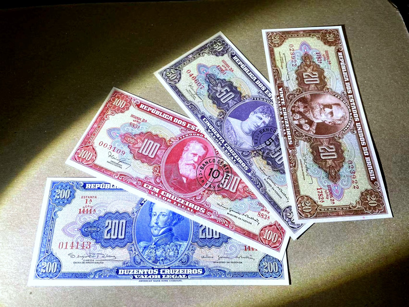 【Blue Auction】✨世界纸币精拍第436期【精】 【一组8张】巴西 1-2-5-10-20-50-100-200克鲁塞罗 全新unc 背面大场景 设计精美 