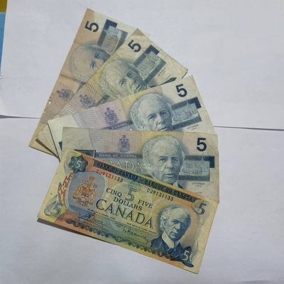各国外币第17期 - 加拿大5元纸币5张