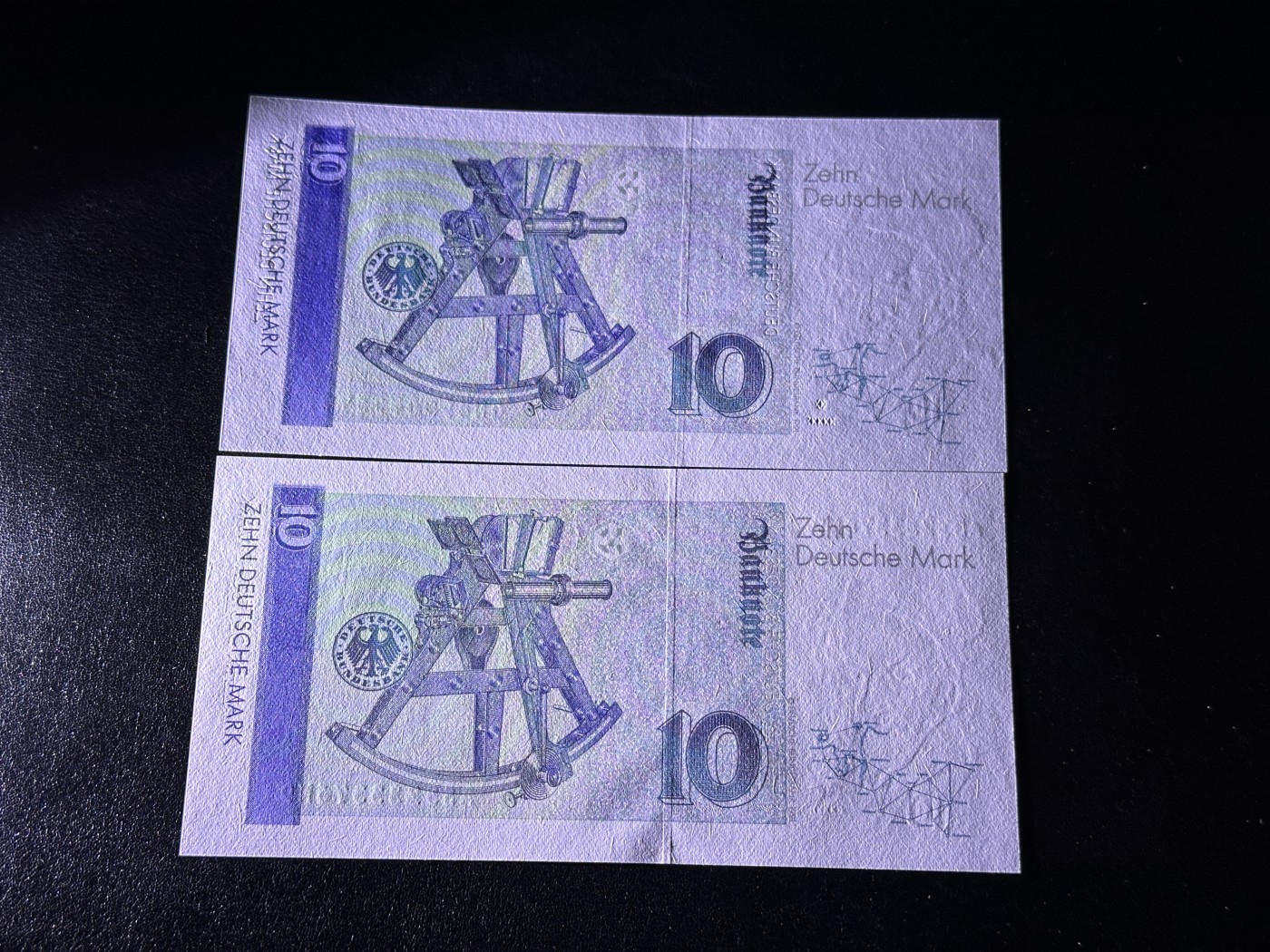 《外钞收藏家》第三百四十一期 1989和1999两张德国10马克 全新UNC