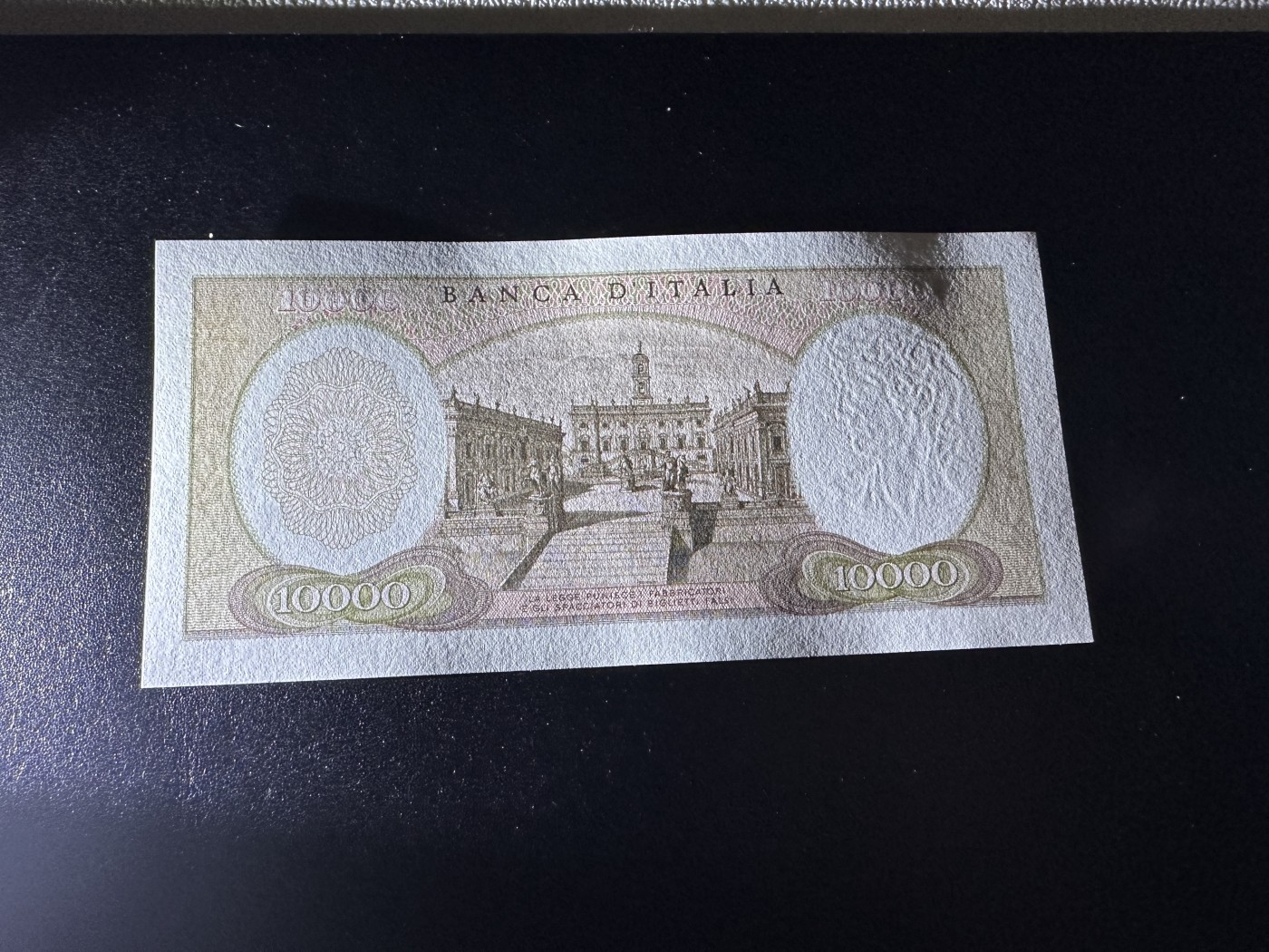 《外钞收藏家》第三百四十一期 1962年意大利1万里拉 全新UNC