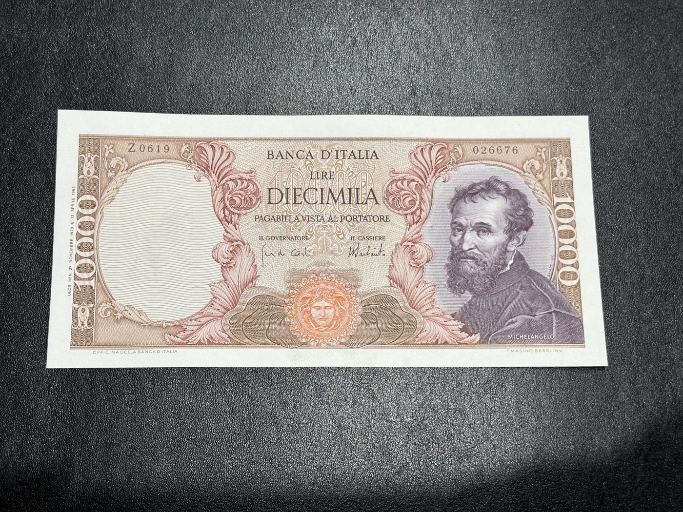 《外钞收藏家》第三百四十一期 1962年意大利1万里拉 全新UNC