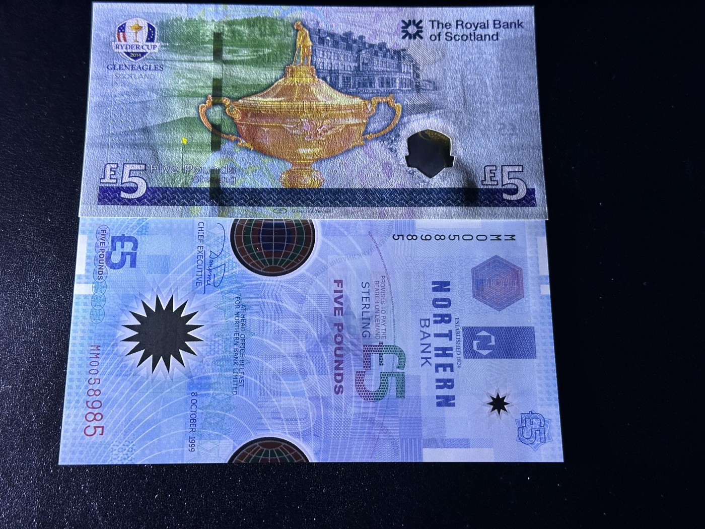 《外钞收藏家》第三百四十一期 2014年苏格兰5镑+北方银行5镑 两张一起  无47 全新UNC