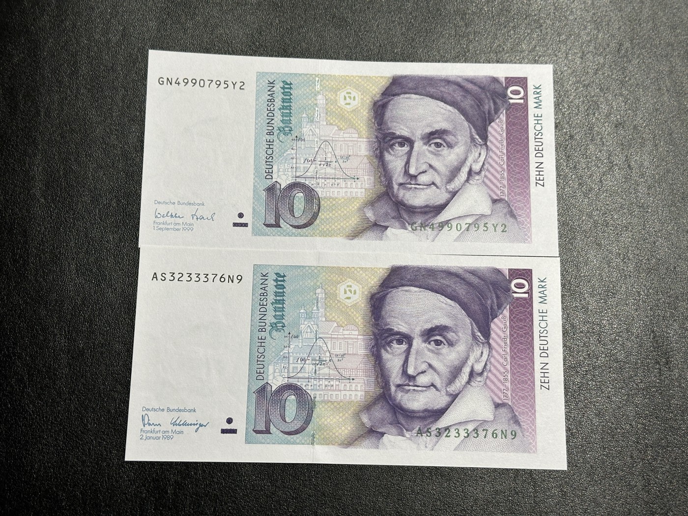 《外钞收藏家》第三百四十一期 1989和1999两张德国10马克 全新UNC