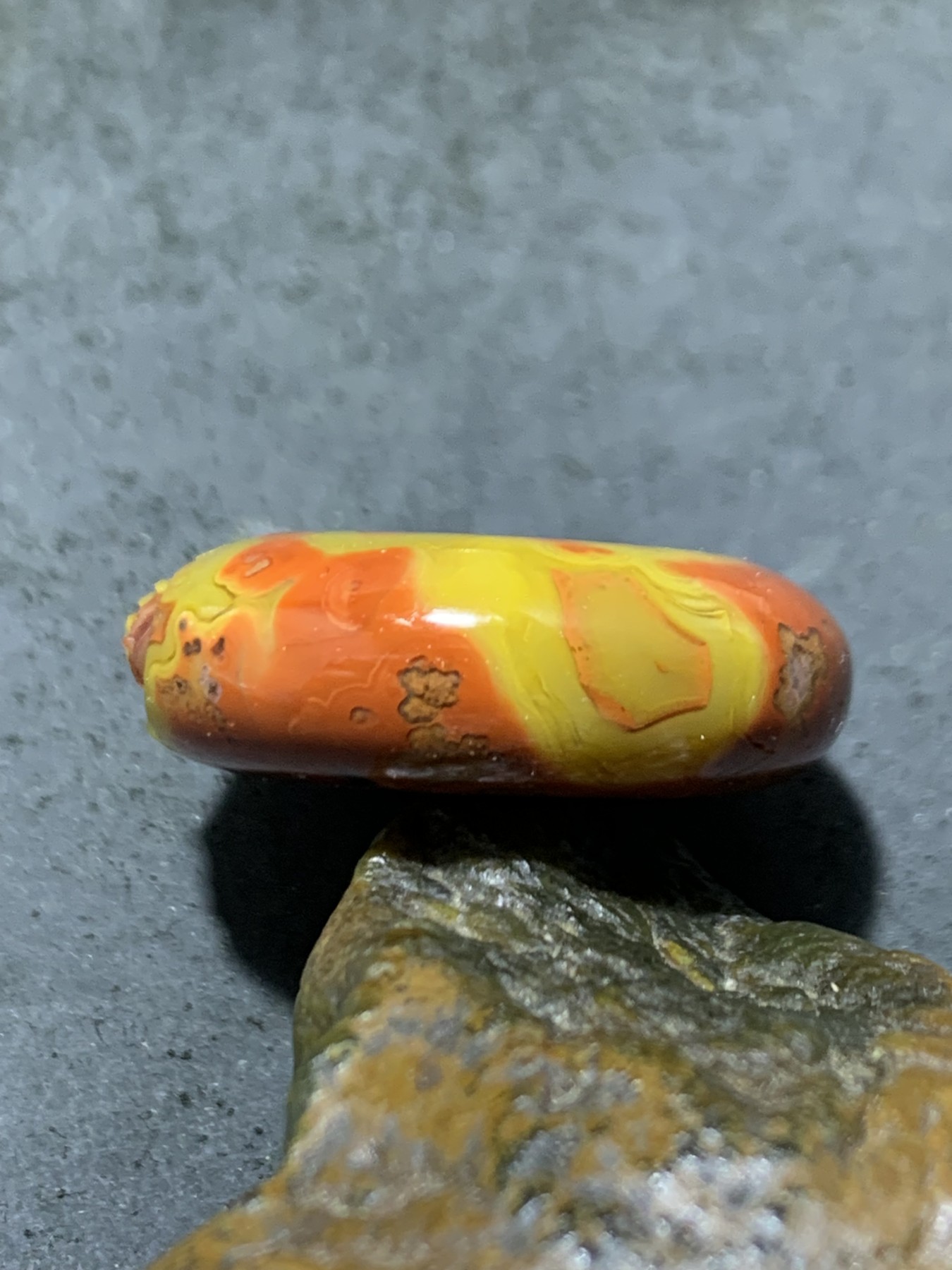 精美亚光高玉化草花纹战国红玛瑙手工俏色巧雕骷髅平安扣一个，
