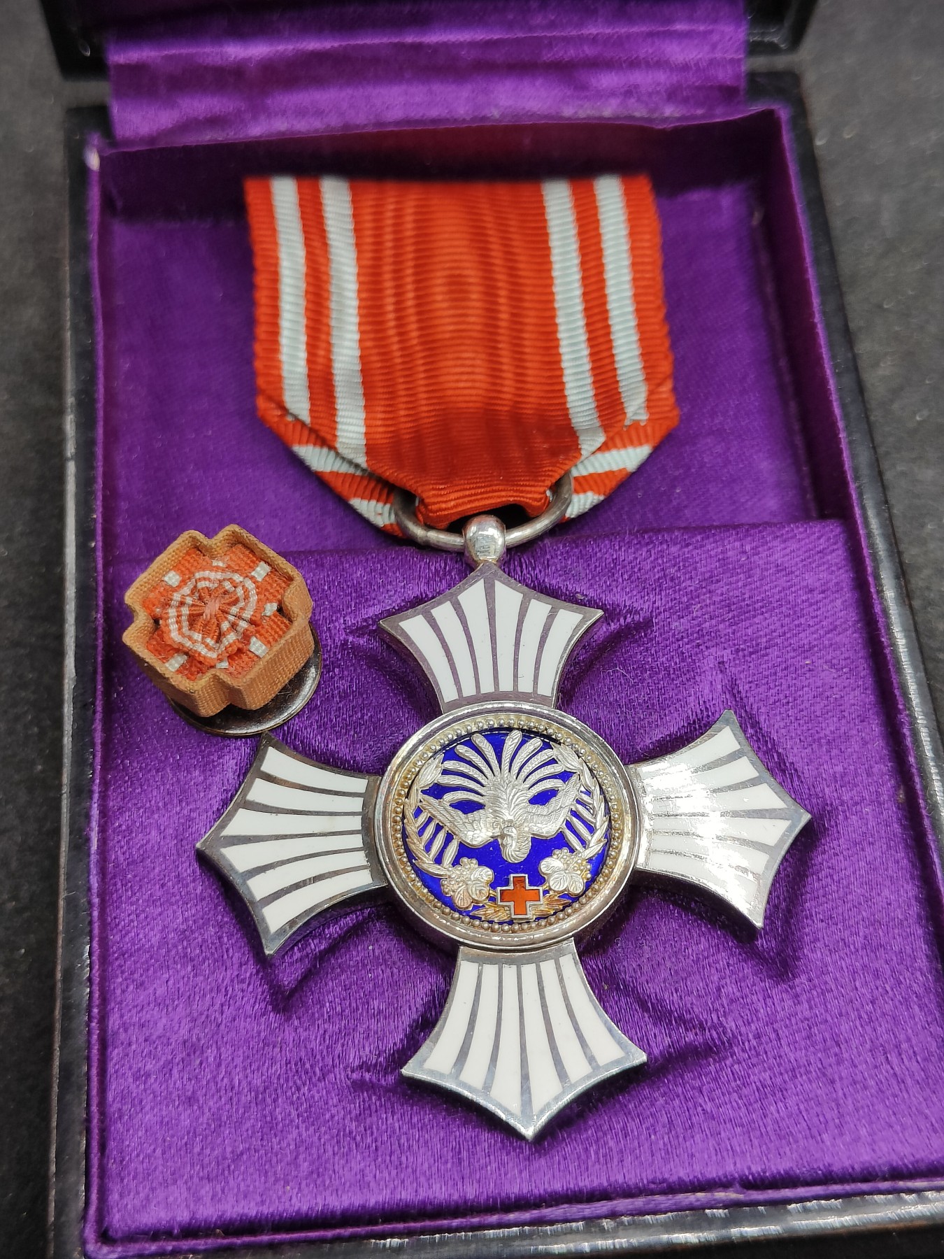 全场0元起拍 第134期 咸鱼国勋章拍卖专场 2月28日（周三）下午6：00开始 日本赤十字有功章 银制带盒略