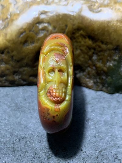 精美亚光高玉化草花纹战国红玛瑙手工俏色巧雕骷髅平安扣一个， - 精美亚光高玉化草花纹战国红玛瑙手工俏色巧雕骷髅平安扣一个，