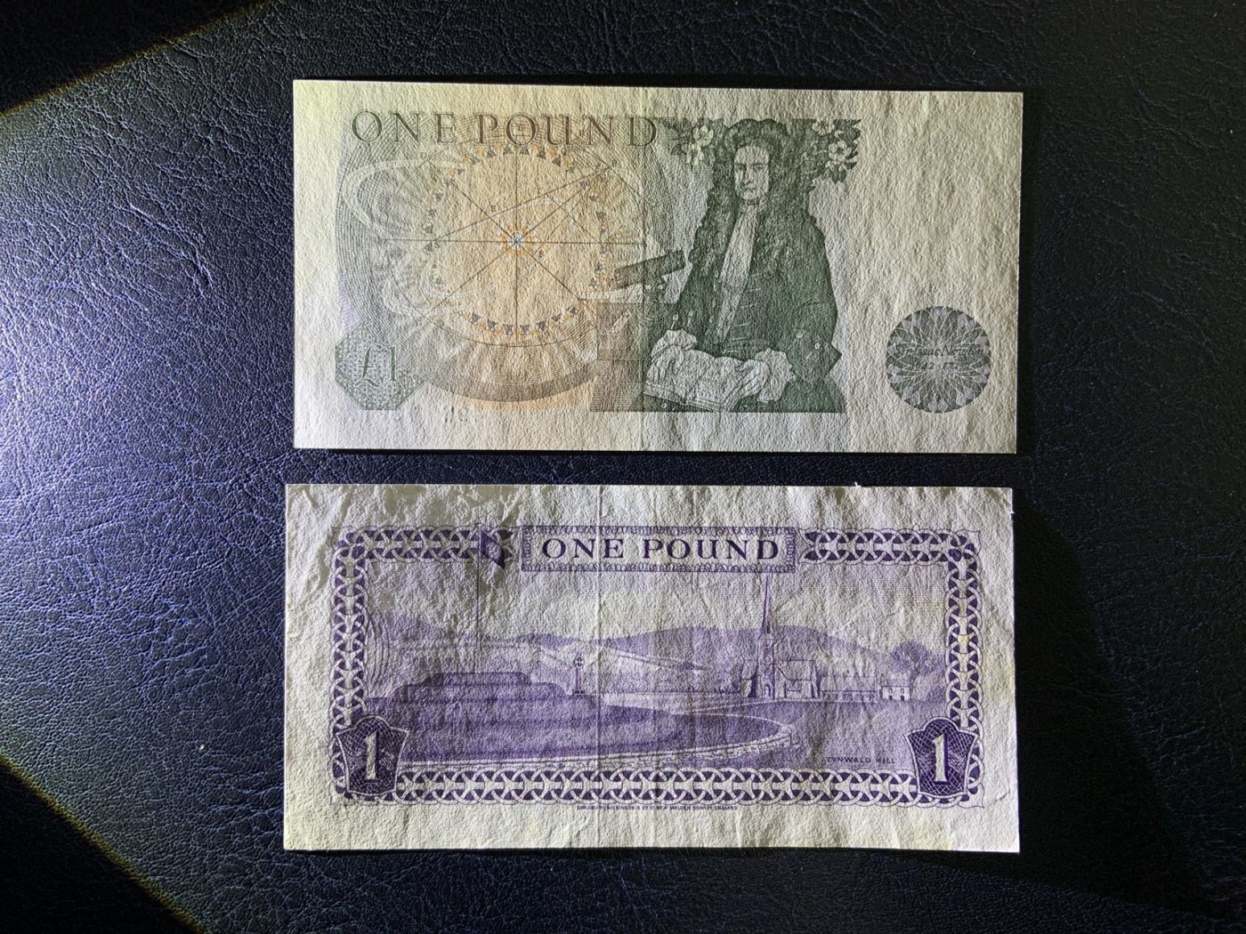 收藏联盟Quantum Auction 第326期拍卖  英国1978年1镑马恩岛1979年1镑 品相为UNC和XF