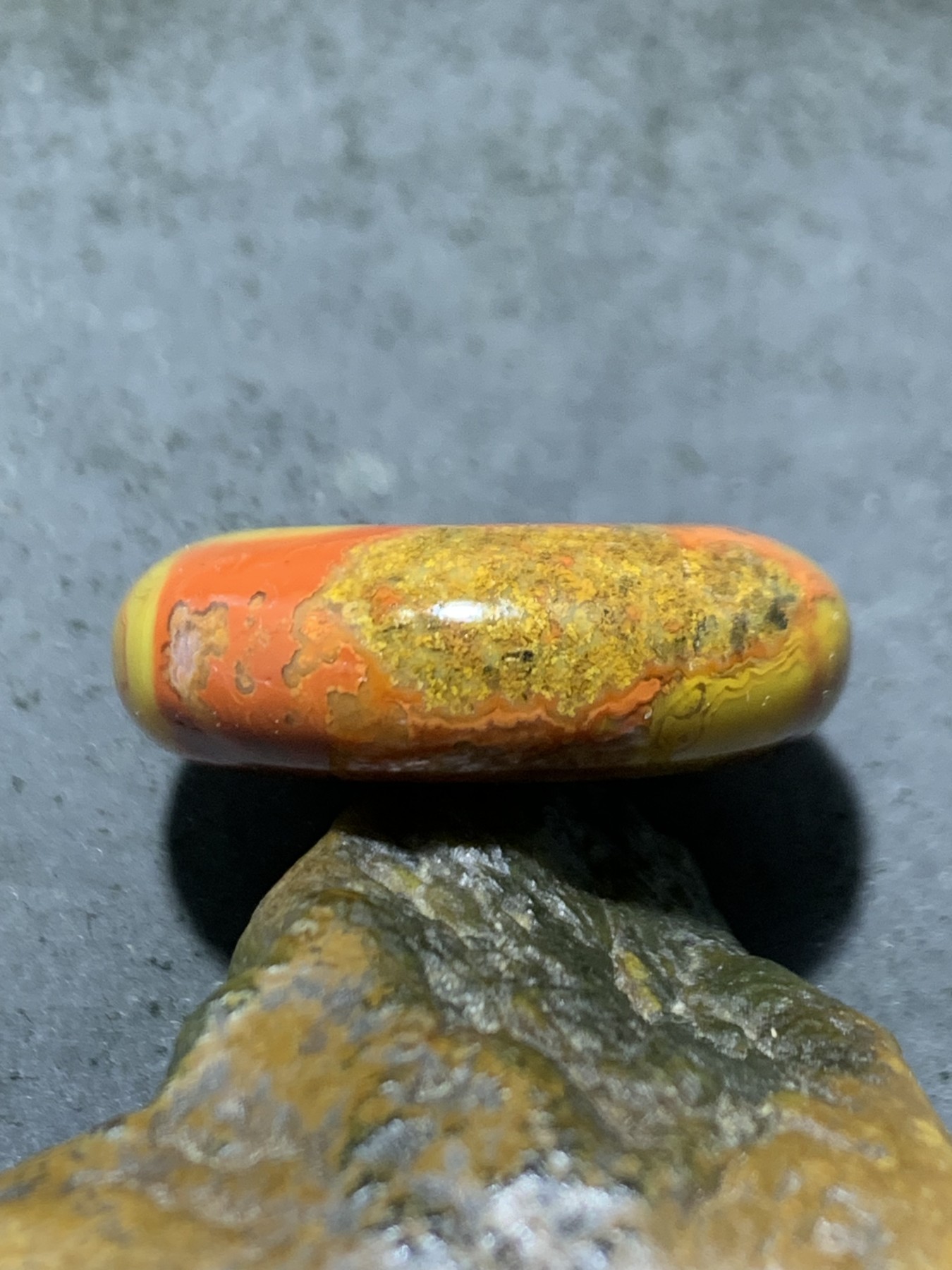 精美亚光高玉化草花纹战国红玛瑙手工俏色巧雕骷髅平安扣一个，
