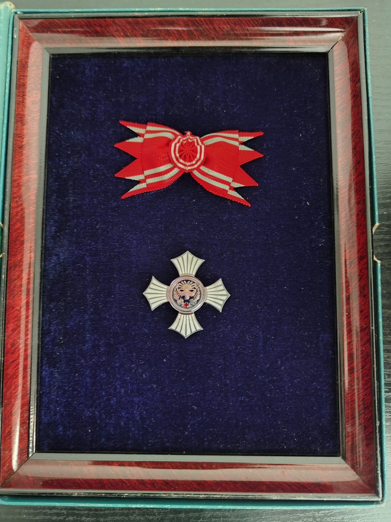 全场0元起拍 第134期 咸鱼国勋章拍卖专场 2月28日（周三）下午6：00开始 日本赤十字 集体金有功章 纯银制