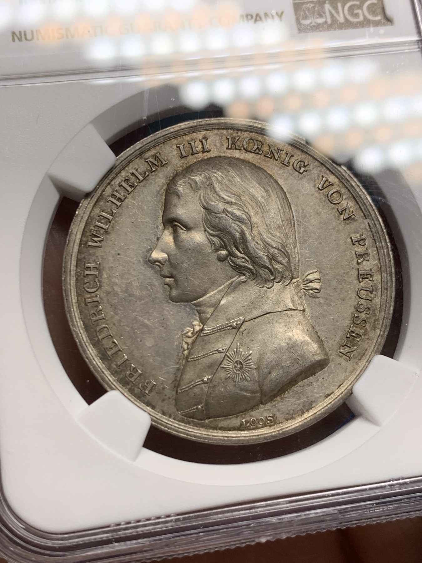 《竞宝斋》第242场-周日，周一 新年开场 (全场包邮) NGC MS62 德国 1800 普鲁士 威廉三世 新世纪 银章 高细节 难得品种