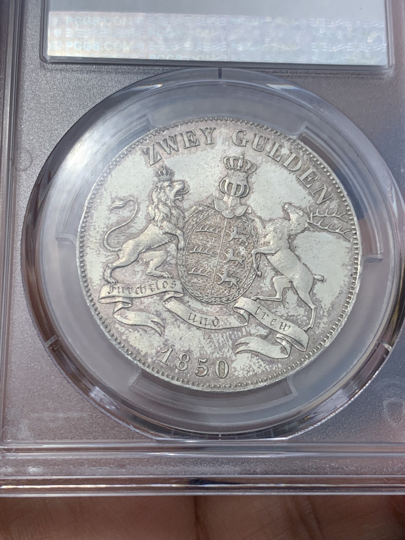 《竞宝斋》第242场-周日，周一 新年开场 (全场包邮) PCGS-MS64亚军分 德国 符腾堡1850年狮鹿2盾银币，设计精美，边齿特别。BU状态，淡彩金光，完整锐利的细节，干净极佳的底板，宝石般的光芒，流通充分高分较少。HA一枚ngc62分的狮鹿两盾在2022年成交价为780美元。