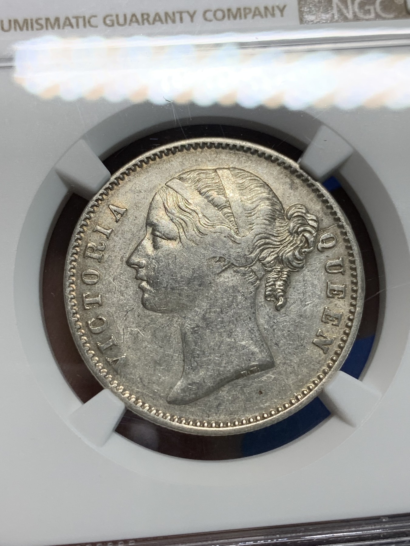 《竞宝斋》第242场-周日，周一 新年开场 (全场包邮) NGC XF40 英属印度1840年维多利亚女王双辫版1卢比银币