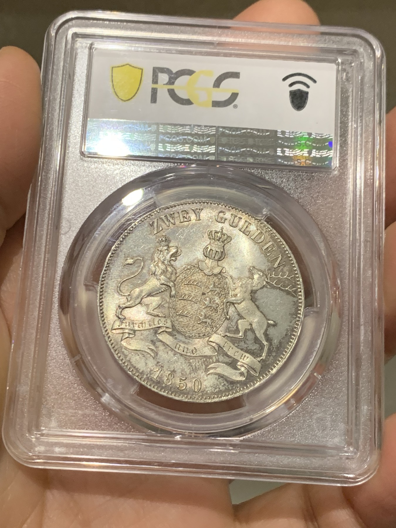《竞宝斋》第242场-周日，周一 新年开场 (全场包邮) PCGS-MS64亚军分 德国 符腾堡1850年狮鹿2盾银币，设计精美，边齿特别。BU状态，淡彩金光，完整锐利的细节，干净极佳的底板，宝石般的光芒，流通充分高分较少。HA一枚ngc62分的狮鹿两盾在2022年成交价为780美元。