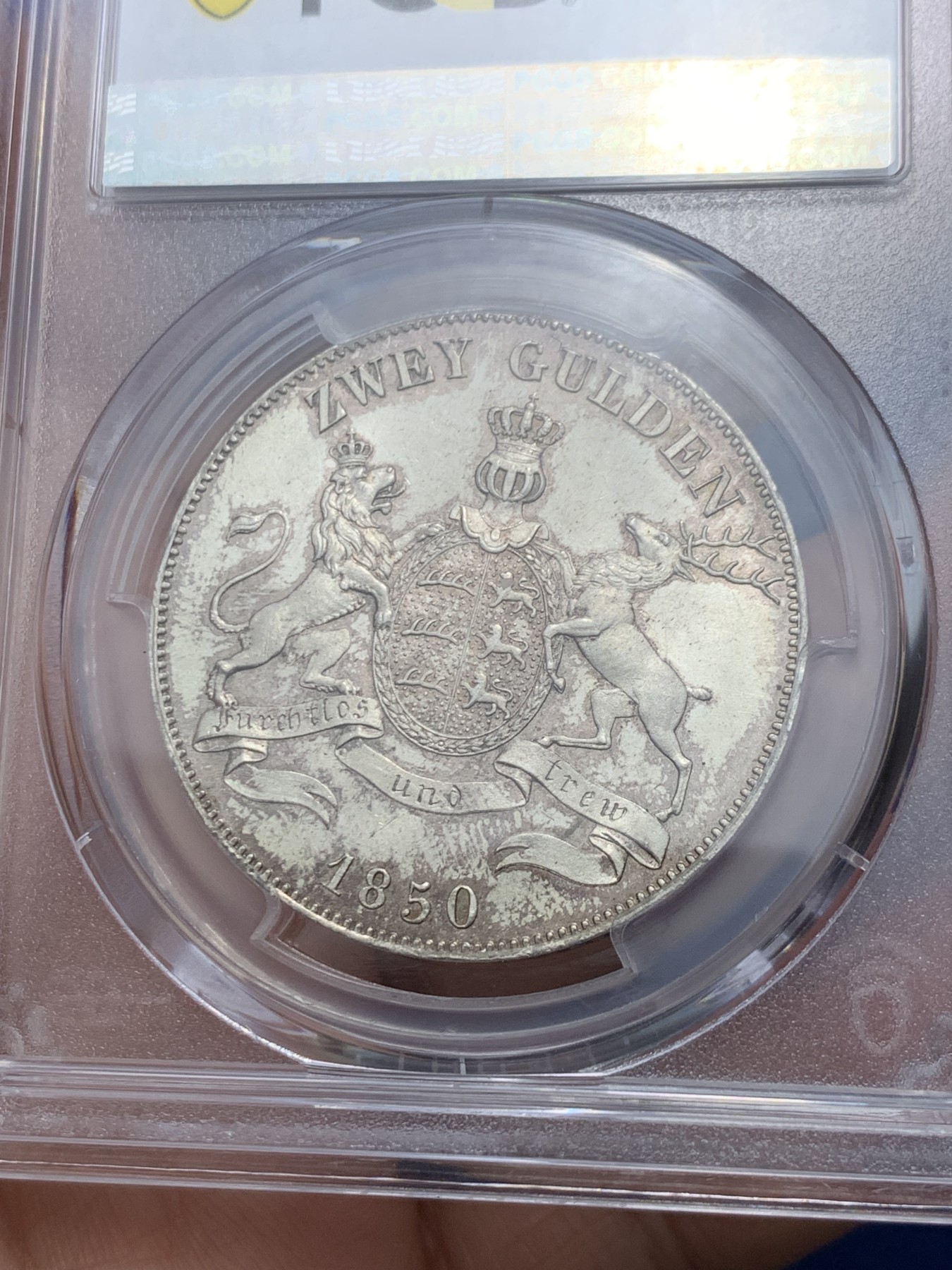 《竞宝斋》第242场-周日，周一 新年开场 (全场包邮) PCGS-MS64亚军分 德国 符腾堡1850年狮鹿2盾银币，设计精美，边齿特别。BU状态，淡彩金光，完整锐利的细节，干净极佳的底板，宝石般的光芒，流通充分高分较少。HA一枚ngc62分的狮鹿两盾在2022年成交价为780美元。