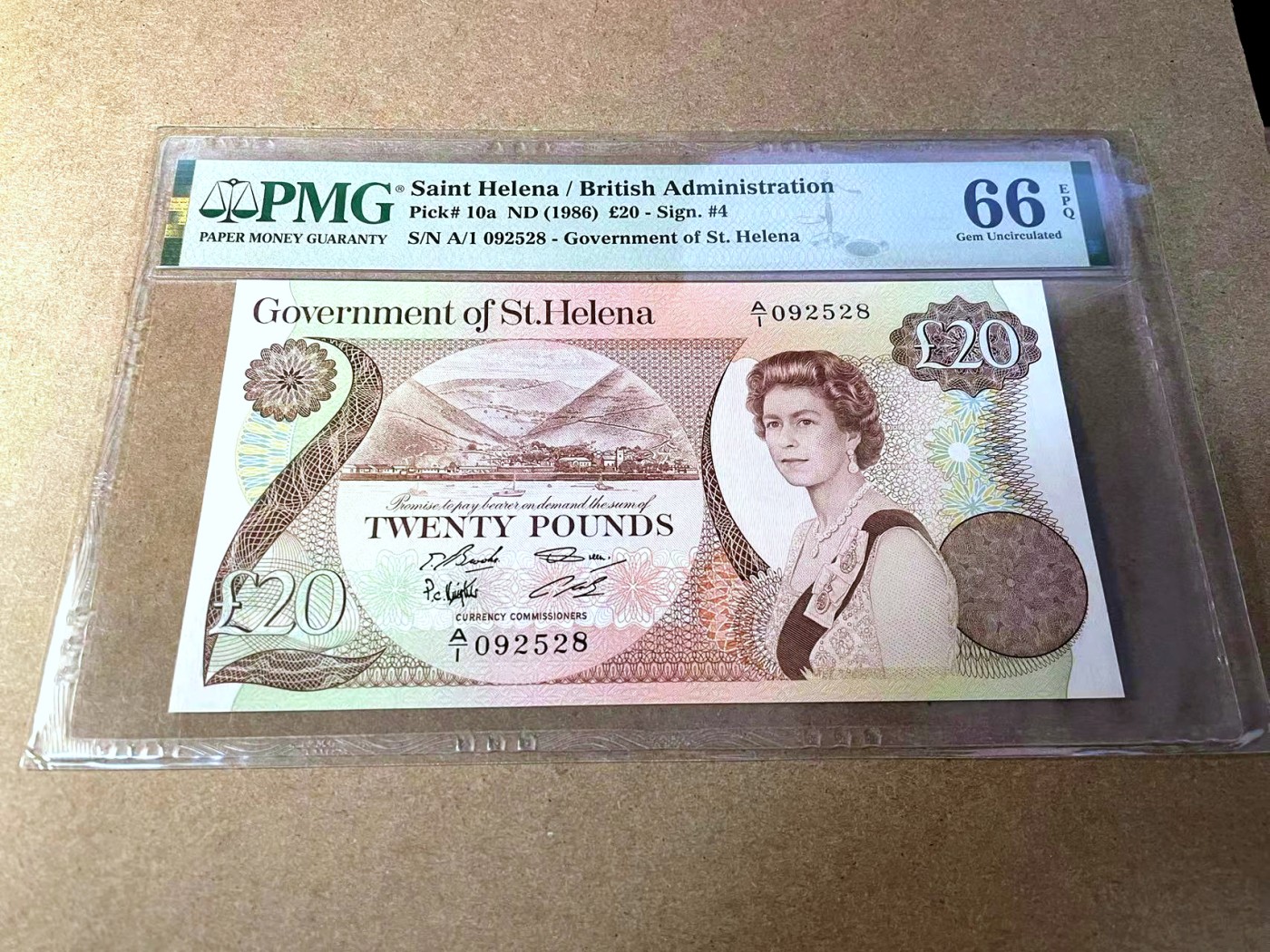 【Blue Auction】✨世界纸币精拍第437期【精】 【A/1首发冠 无47】圣赫勒拿 1986年20镑 PMG66EPQ 女王