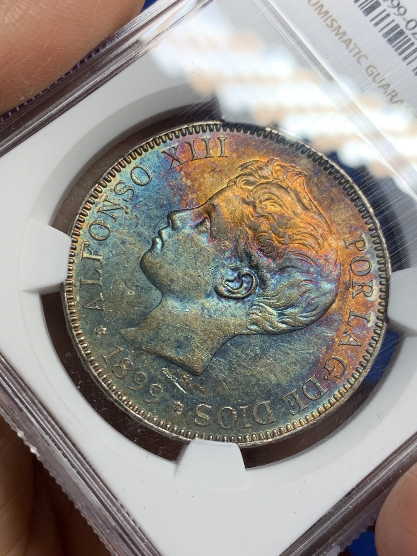 《竞宝斋》第242场-周日，周一 新年开场 (全场包邮) NGC MS60 西班牙1899年 国王阿方索十三世 小孩头 双柱 5比塞塔银币 绚丽五彩