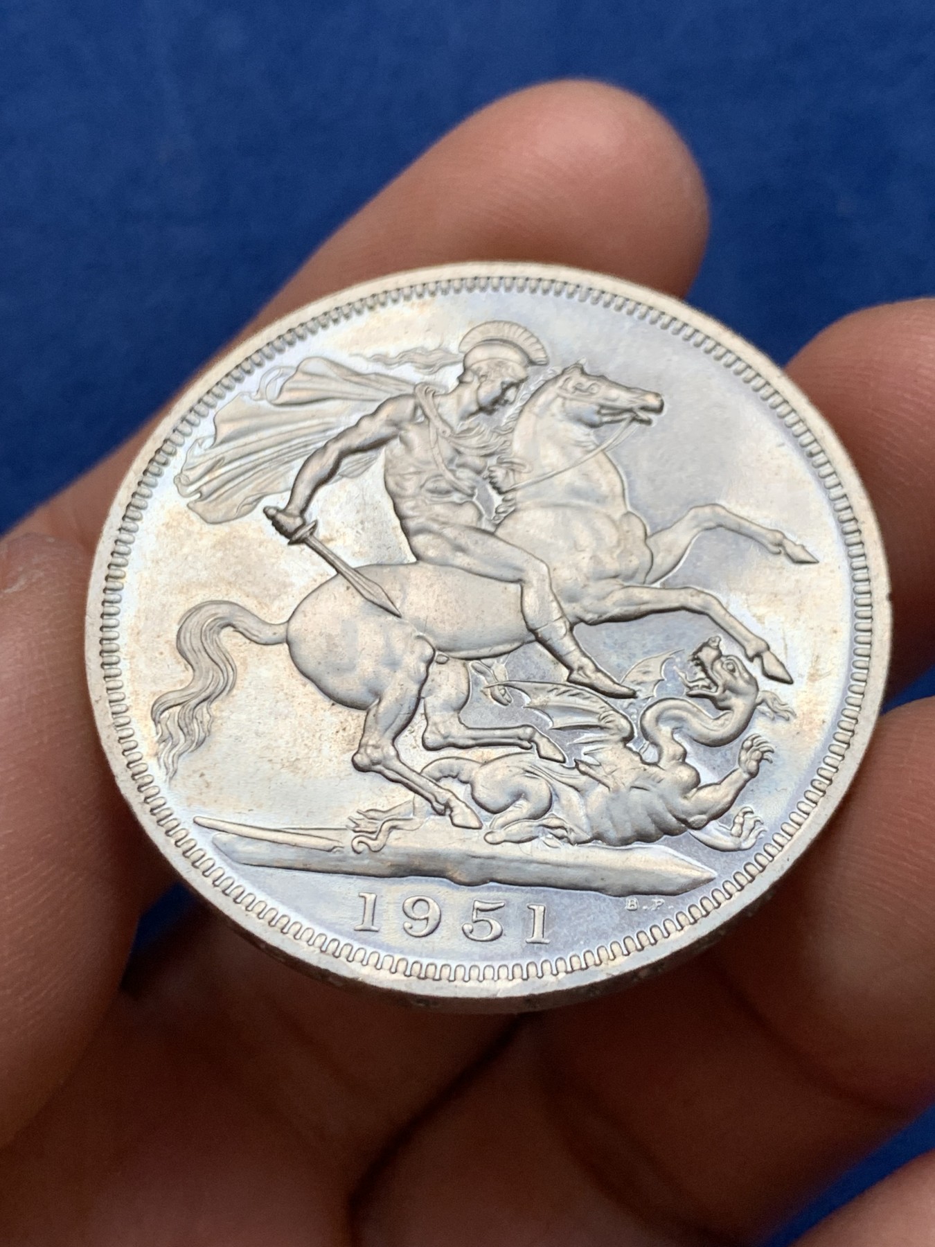 《竞宝斋》第242场-周日，周一 新年开场 (全场包邮) 英国 最后的 镍马剑 1951 带红盒证书 细节见图