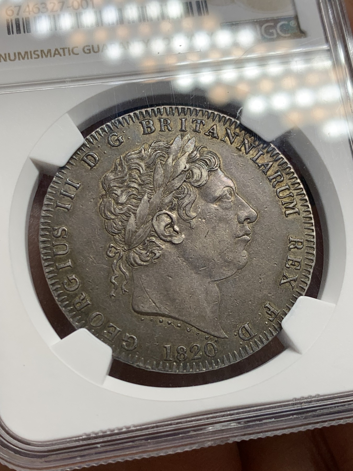 《竞宝斋》第242场-周日，周一 新年开场 (全场包邮) NGC AU50 1820年英国乔三马剑克朗银币 醇厚的英伦黑色包浆 细节好，明显低评