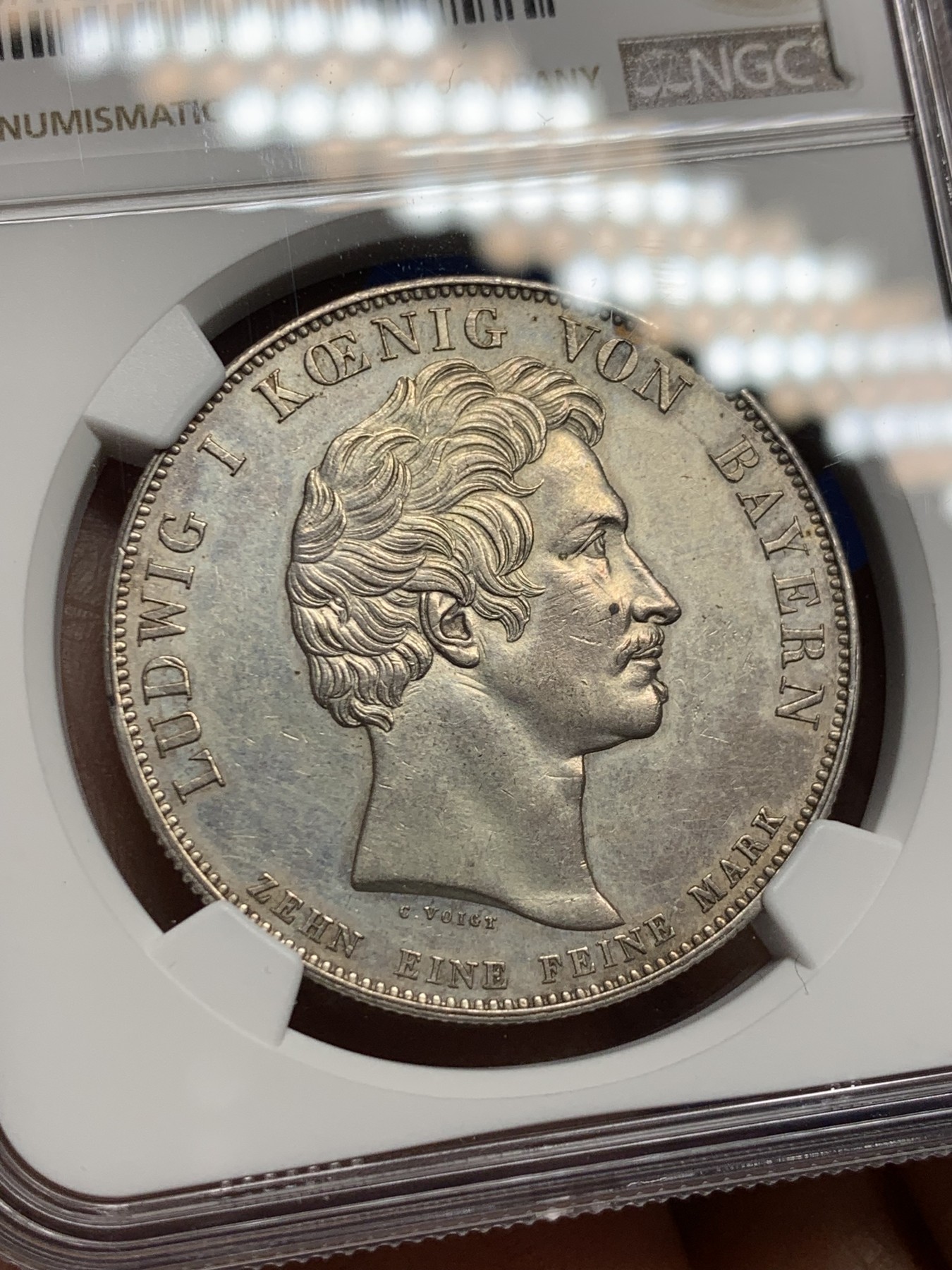 《竞宝斋》第242场-周日，周一 新年开场 (全场包邮) NGC UNC 德国 1826 巴伐利亚 赖兴巴赫和弗劳恩霍夫 泰勒大银币 底板光好带彩