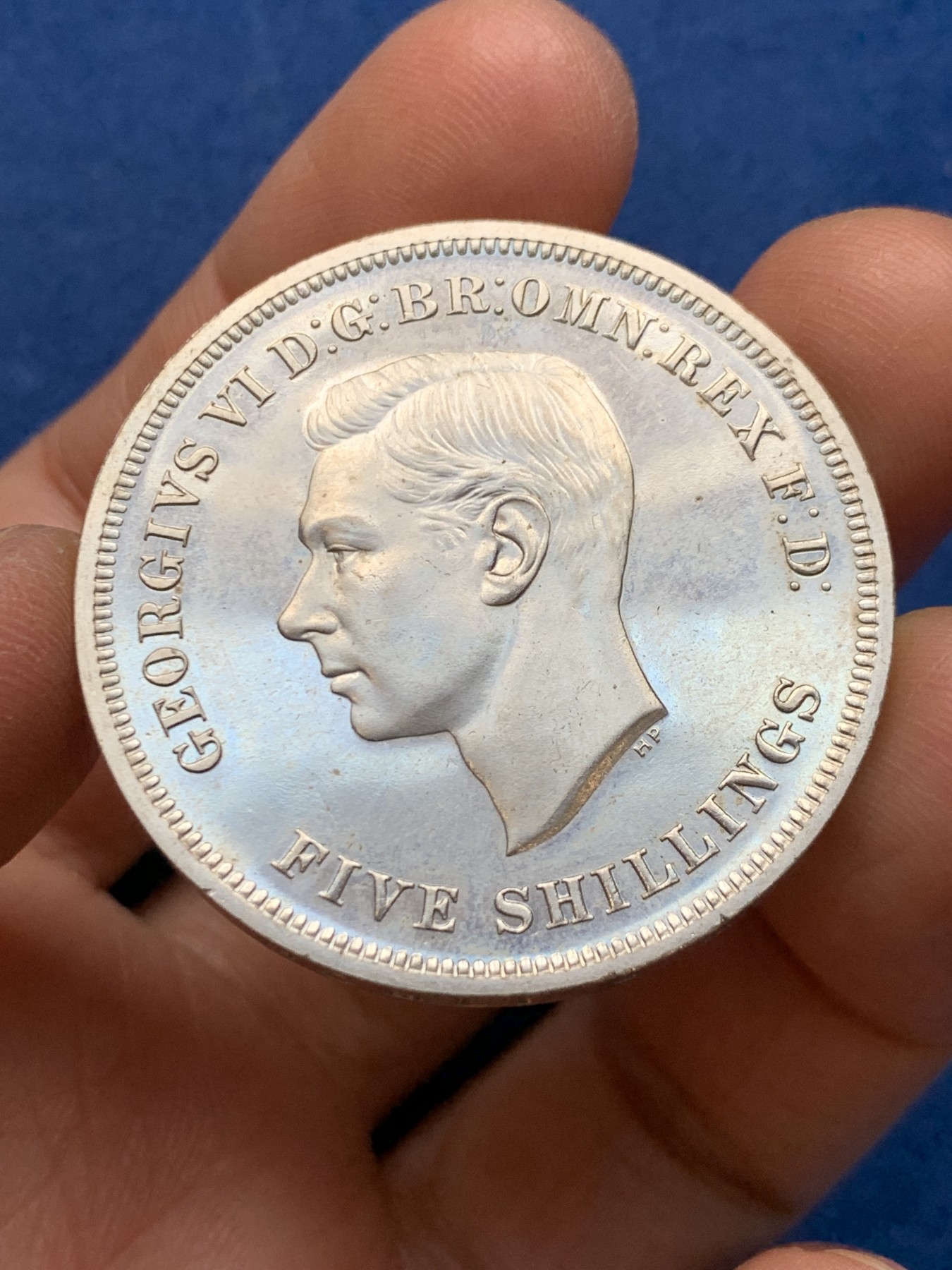 《竞宝斋》第242场-周日，周一 新年开场 (全场包邮) 英国 最后的 镍马剑 1951 带红盒证书 细节见图