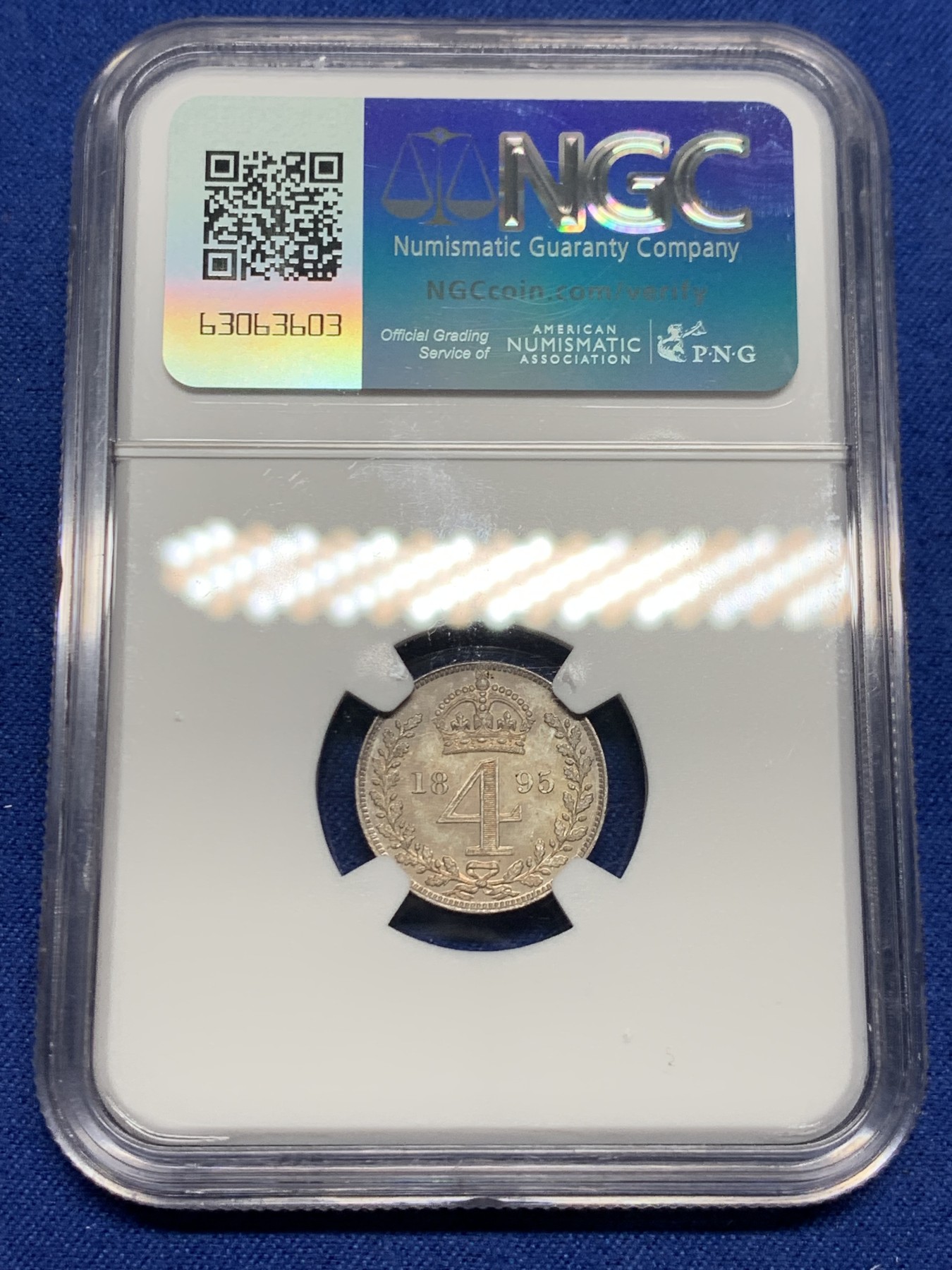 《竞宝斋》第242场-周日，周一 新年开场 (全场包邮) NGC MS64 英国1895年维多利亚批纱4便士灌足节银币