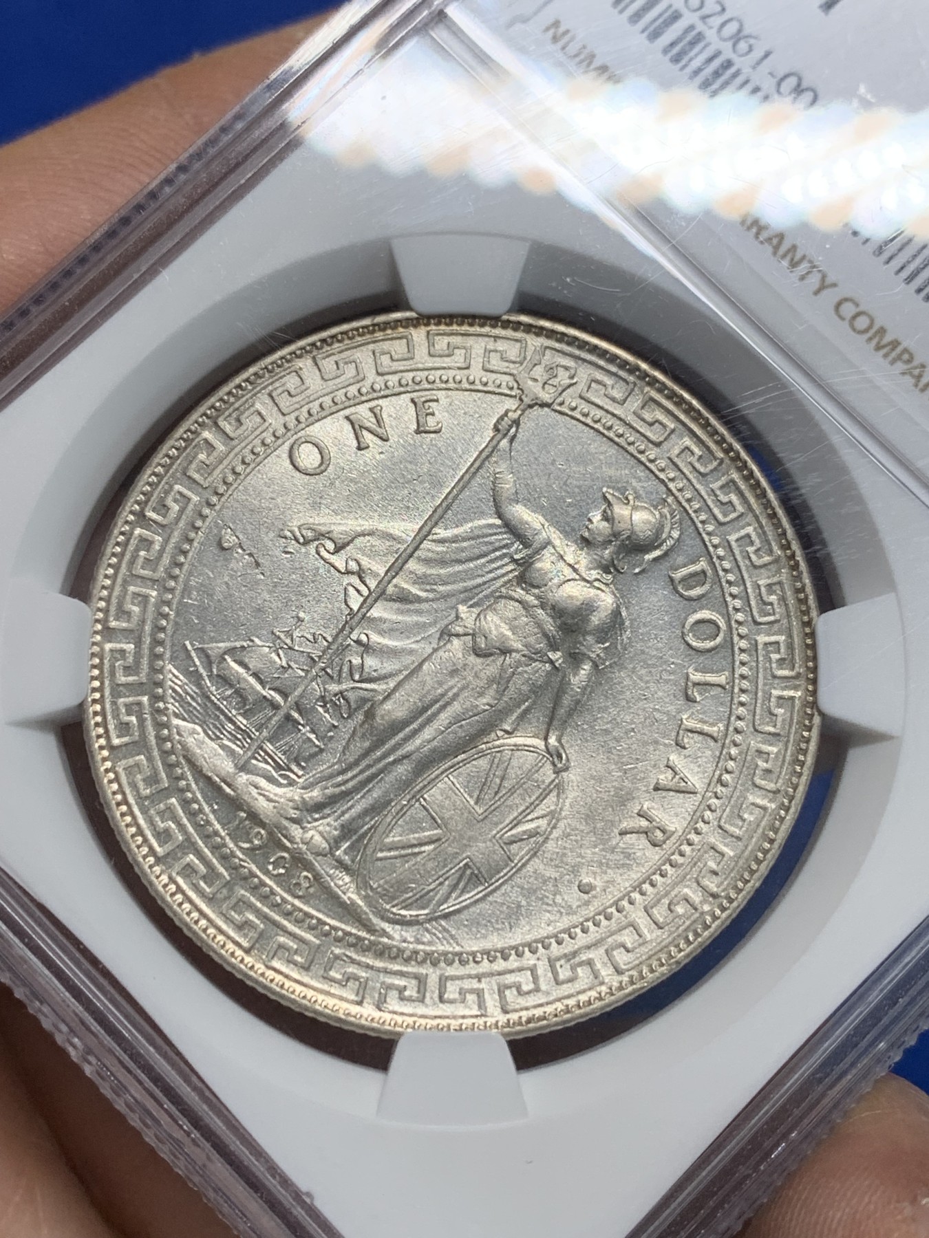 《竞宝斋》第242场-周日，周一 新年开场 (全场包邮) NGC-MS61 英国 贸易银 1908年 站洋 壹元 银币 经典品种