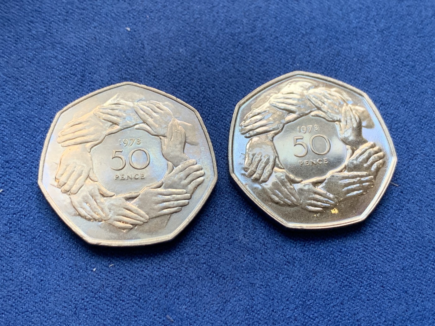 《竞宝斋》第242场-周日，周一 新年开场 (全场包邮) 两枚一组 1973年英国入欧精制普制 盒装